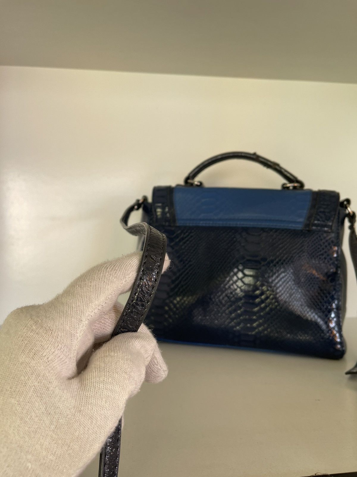 Guess × Vintage Vintage Leacher bag guess bag GGL Y2K Size ONE SIZE - 9 Thumbnail