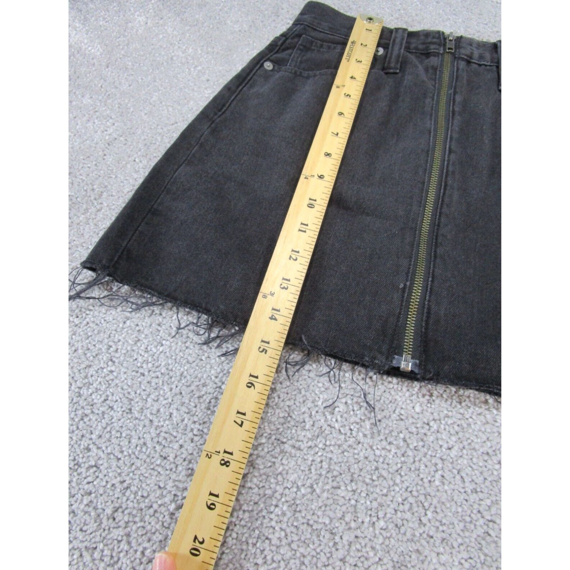 Madewell Madewell Women's Skirt 23 Rigid Denim A Line Faded Black Zip Front Size 40" / US 18 - 2 Thumbnail
