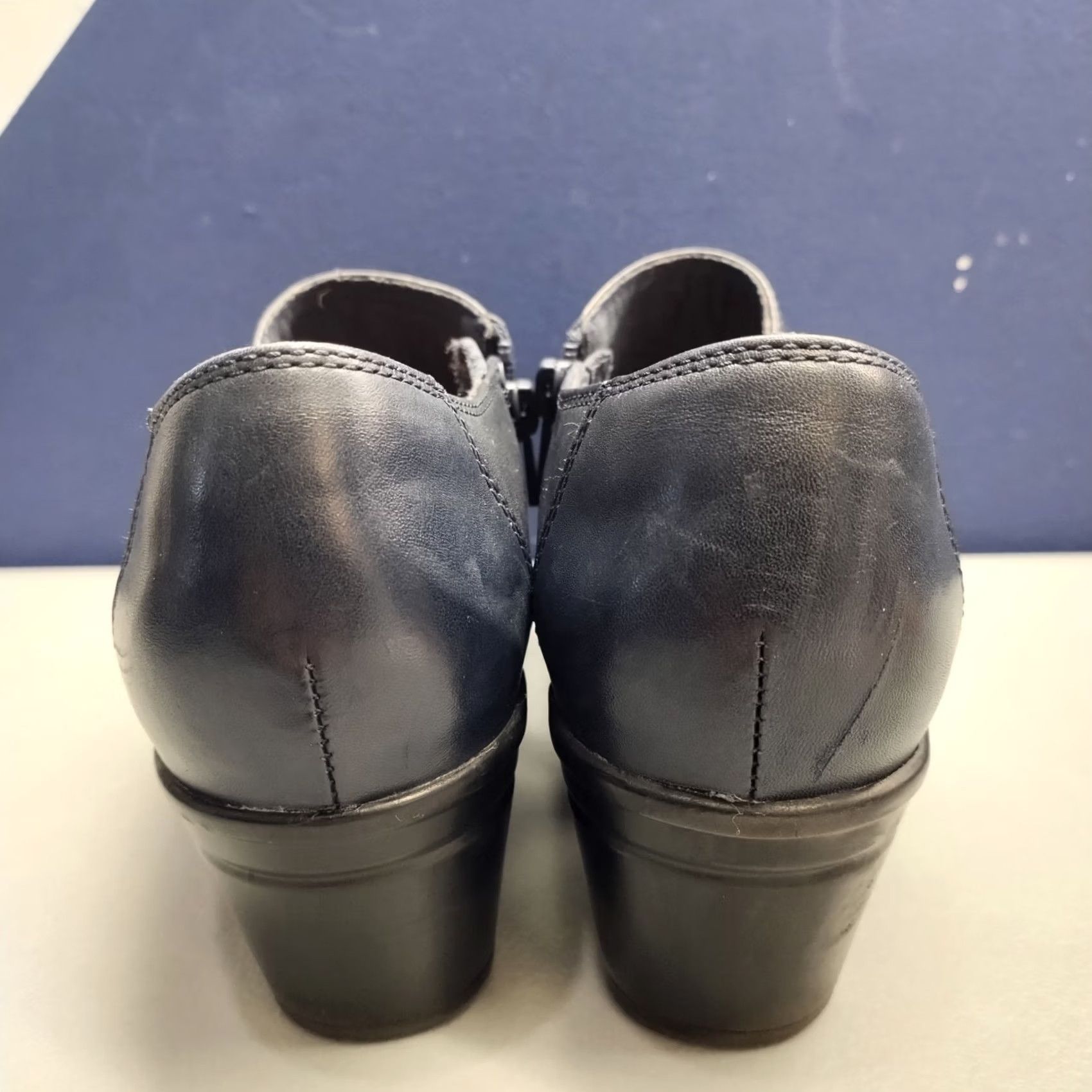 Clarks Clarks Warren Bootie Womens Size 8 Blue Pre-owned Cushioned Comfort Side Zip Winter Fall Boots Size US 8 / IT 38 - 6 Thumbnail