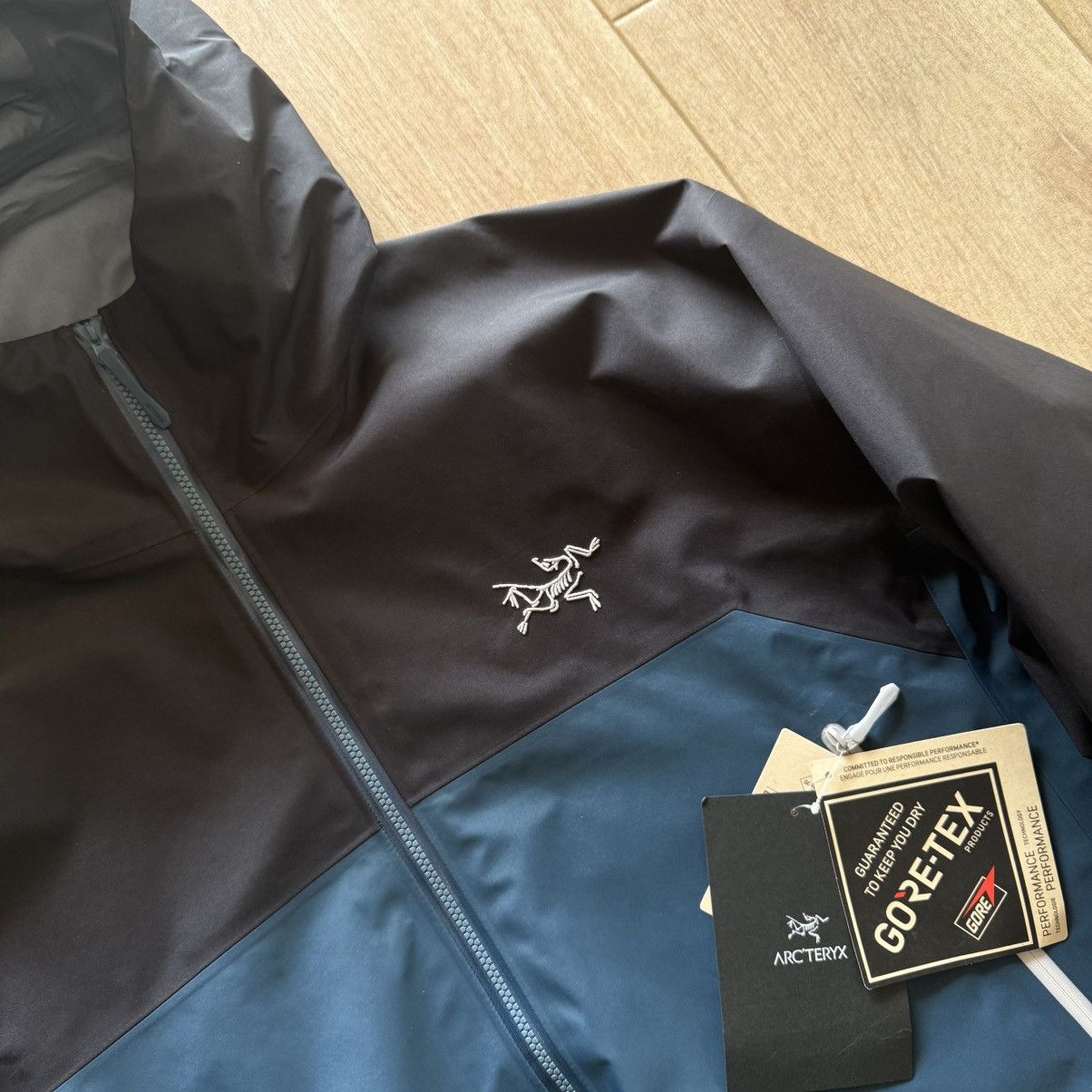Arc'teryx Arc'teryx Beta Jacket Gore-Tex Mens Size US XL / EU 56 / 4 - 6 Thumbnail