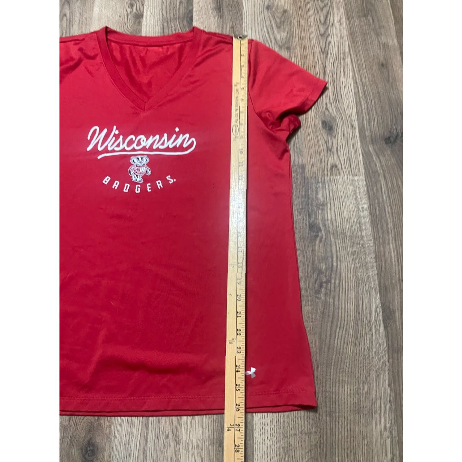 Under Armour Under armour Shirt Womens Red Wisconsin Badgers T-Shirt V-Neck Short Sleeve 2XL Regular Size XXL / US 16-18 / IT 52-54 - 5 Thumbnail