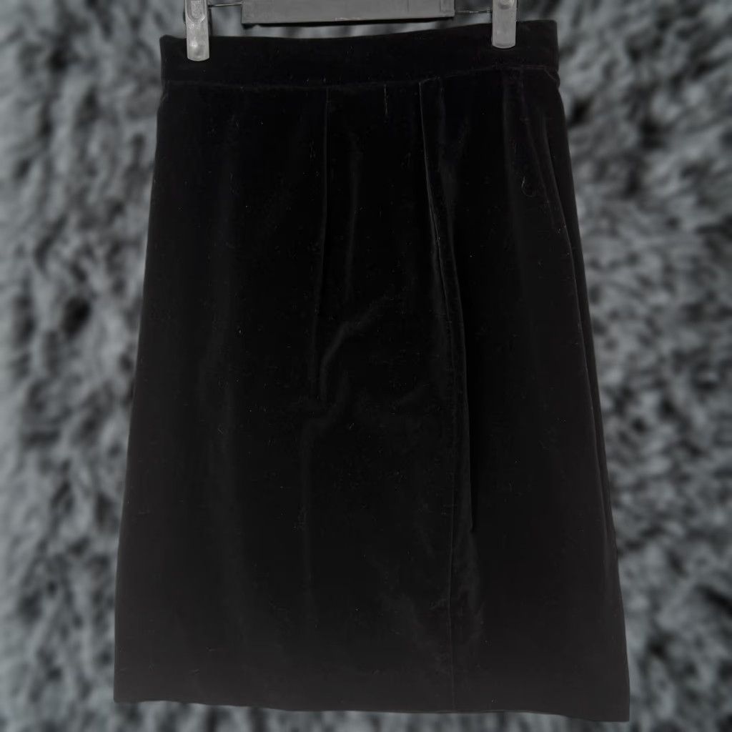 Velvet VINTAGE Chris Kellogg Skirt Velvet Pencil KS 10 Women Black Knee-Length Lined Zip 80s 90s Business Formal Workwear Size 32" / US 10 / IT 46 - 1 Thumbnail