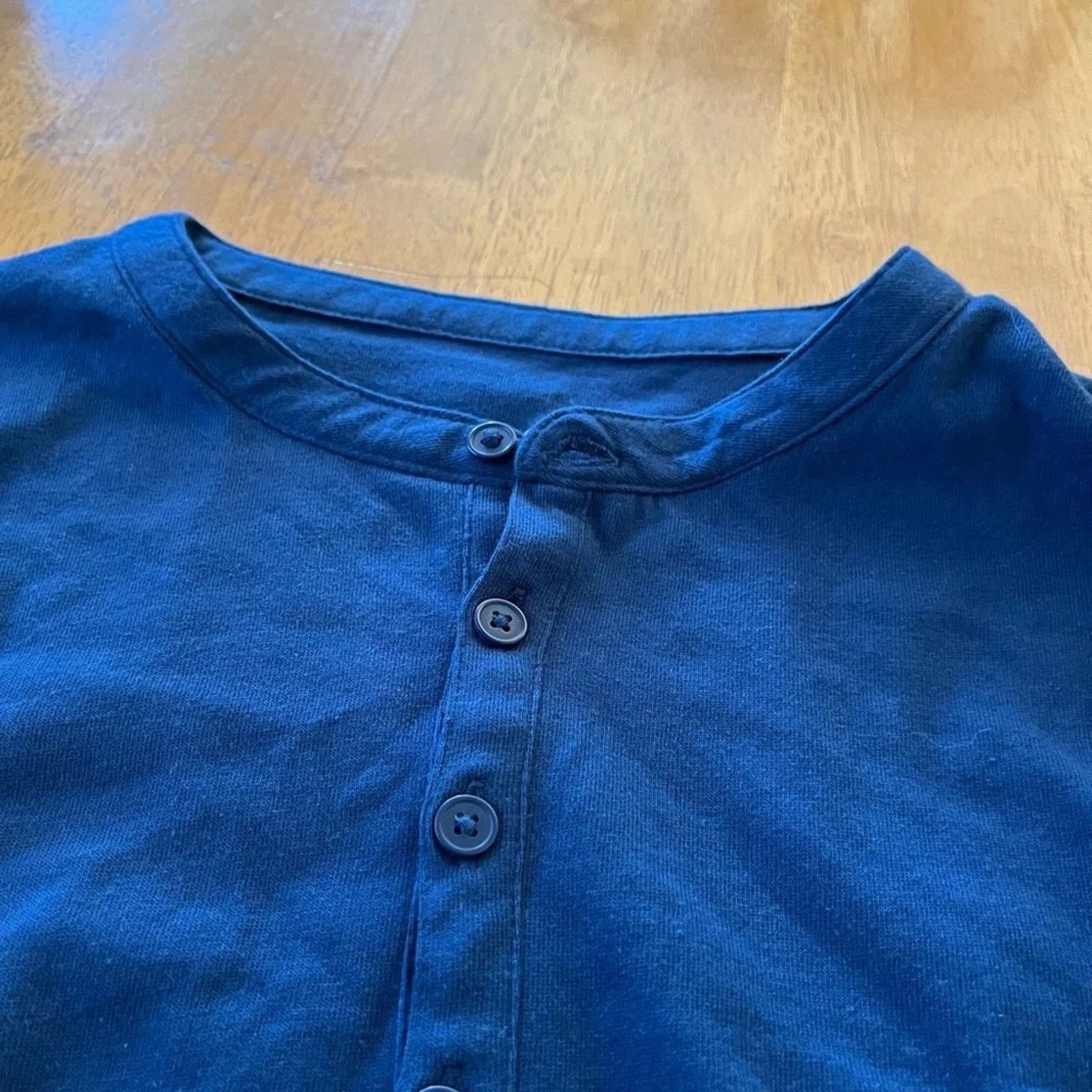 The Unbranded Brand Apujan for EVA AIR navy blue long sleeve pajama top, size L Size US 36 / EU 52 - 2 Thumbnail