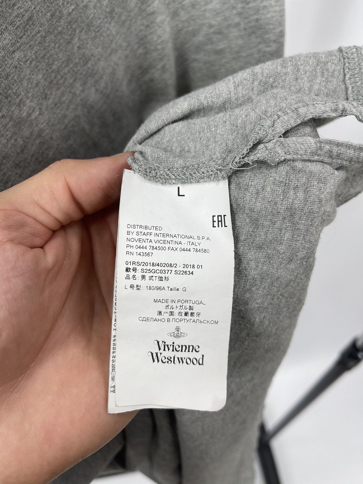 Vivienne Westwood Vivienne Westwood T-Shirt Grey Size L Made in Portugal Size US L / EU 52-54 / 3 - 6 Thumbnail