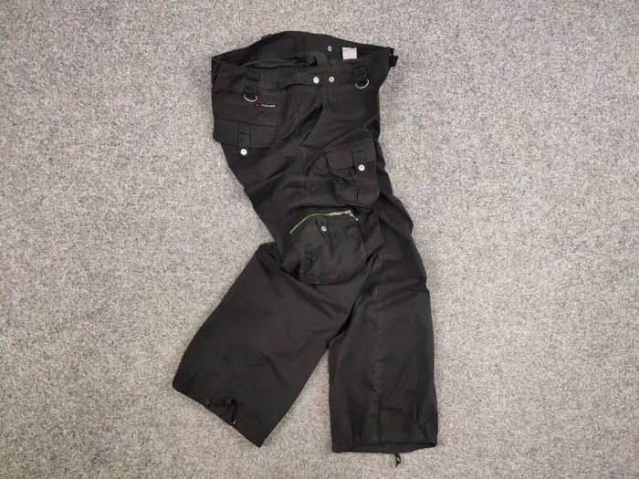 Japanese Brand Rare Vintage Y2K Japanese Black cotton Cargo Baggy Pants Size US 32 / EU 48 - 19 Thumbnail