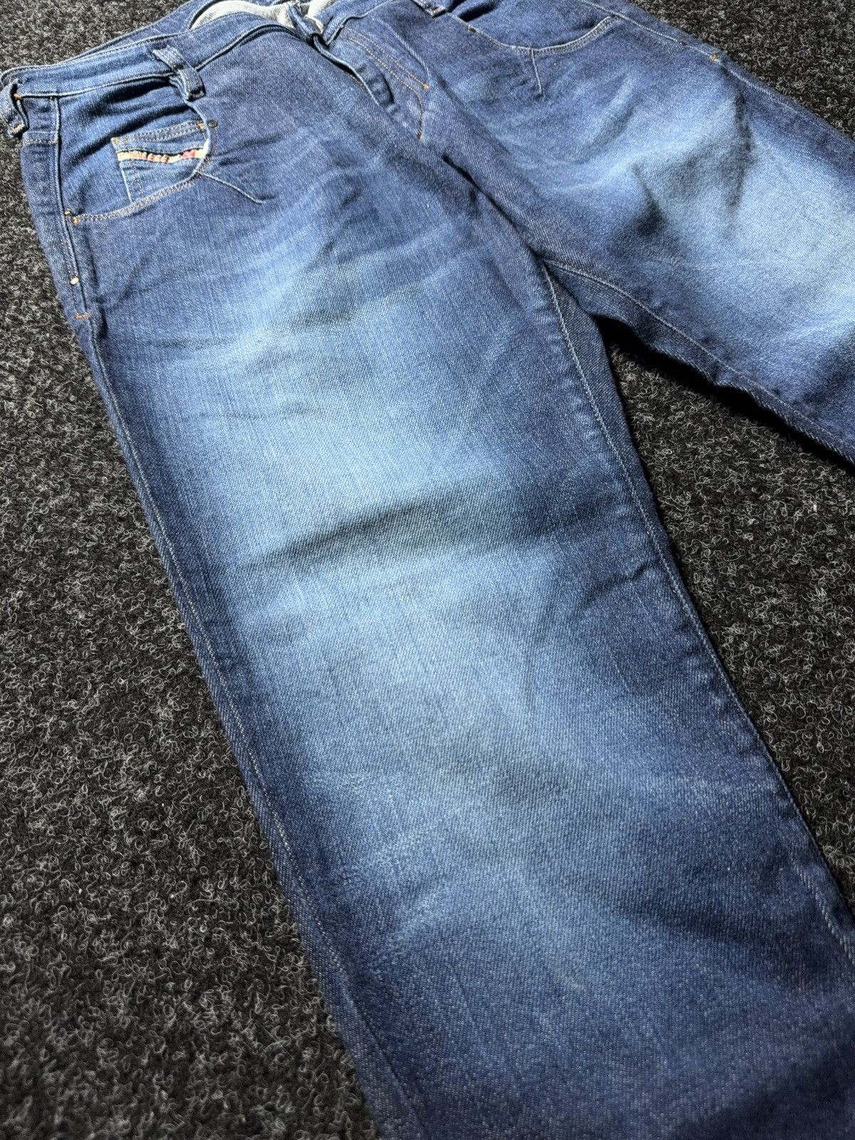 Diesel 00s Diesel Luxury Italy Chinelle Regular Slim Tapered Jeans Size 30" / US 8 / IT 44 - 4 Thumbnail