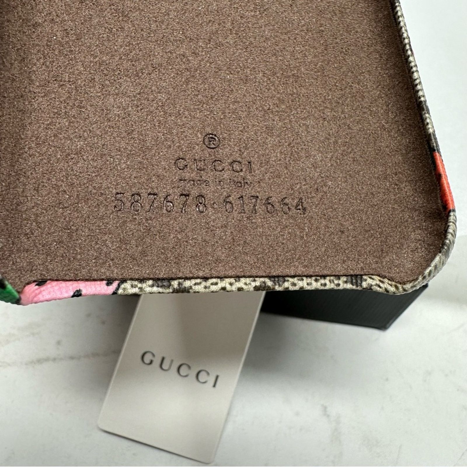 Gucci GUCCI GG Limited Edition Strawberry Supreme iPhone X/XS Case Size ONE SIZE - 7 Thumbnail