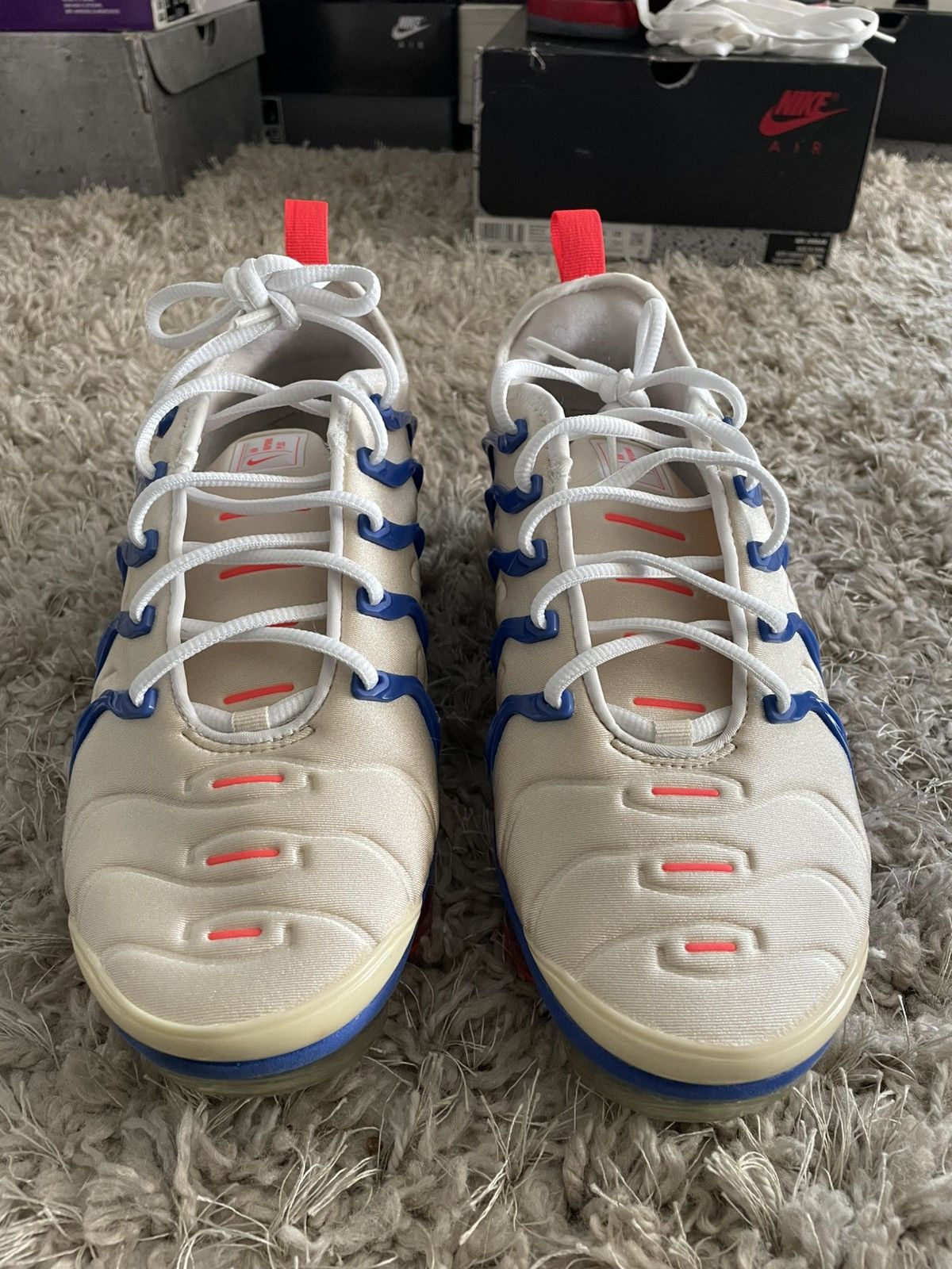 Nike Nike Vapormax Plus Coconut Milk Hyper Royal Size US 9 / EU 42 - 4 Thumbnail