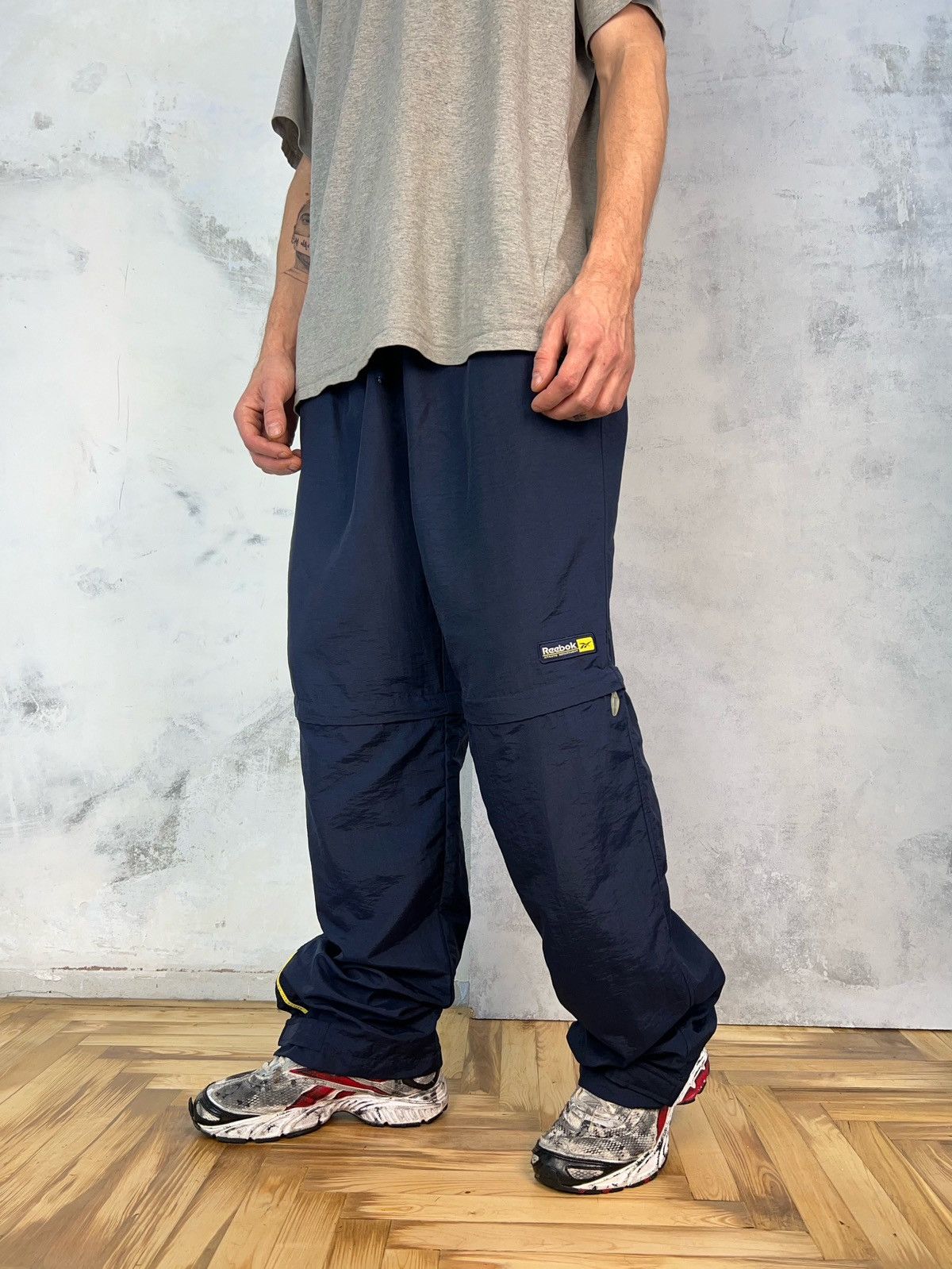 Reebok Vintage Reebok Blue Jogger Track Pants / Shorts L - XL Size US 34 / EU 50 - 1 Thumbnail