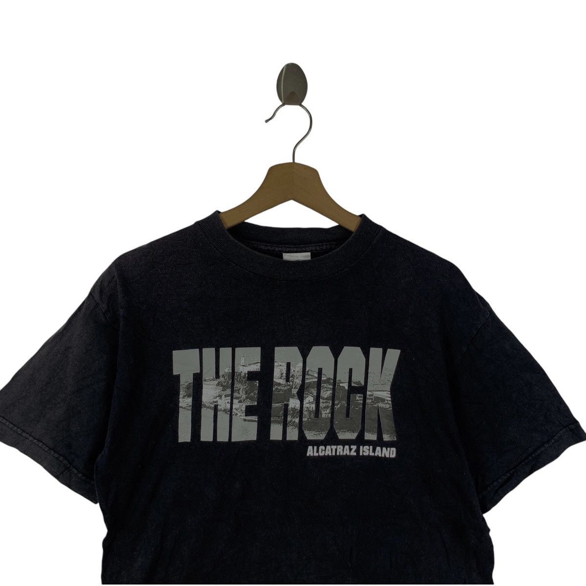 Japanese Brand Vintage THE ROCK ALCATRAZ Movie Film Tee Shirt Size US M / EU 48-50 / 2 - 2 Thumbnail