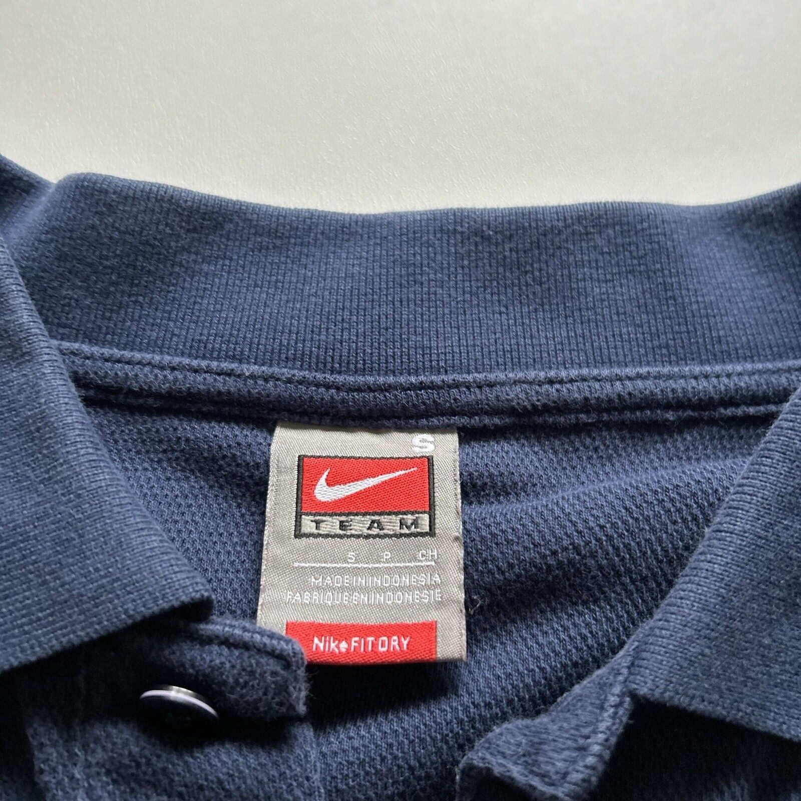 Nike Vintage Y2K Nike Swoosh Collared T Shirt Sz Small Navy Blue Size US S / EU 44-46 / 1 - 3 Thumbnail