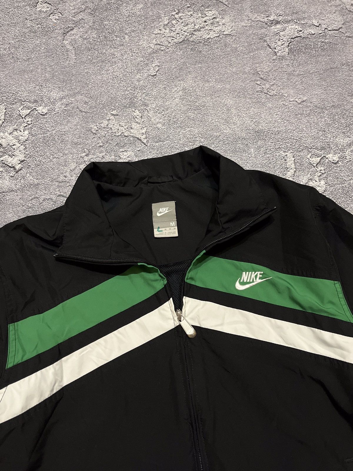 Nike Vintage Nike Green Nylon Jacket Windbreaker Full Zip Size US M / EU 48-50 / 2 - 5 Thumbnail
