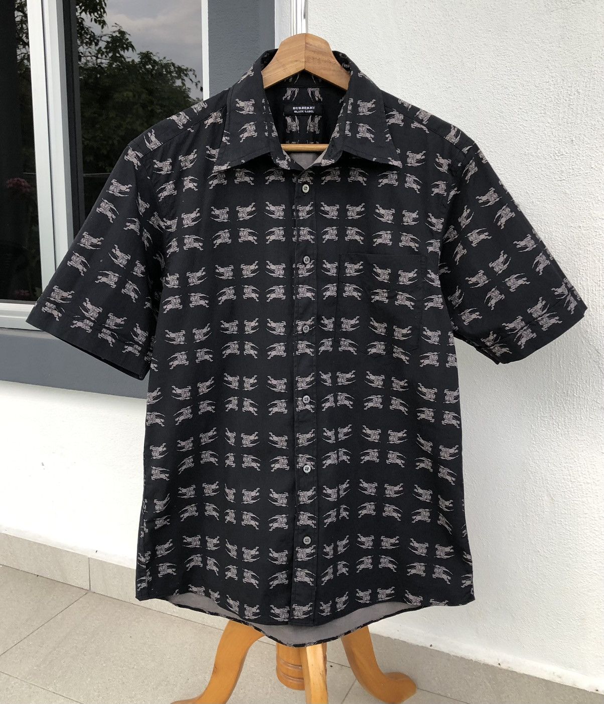 Burberry Burberry Black Label Overprint Logo Stretchable Short Sleeve Size US S / EU 44-46 / 1 - 6 Thumbnail