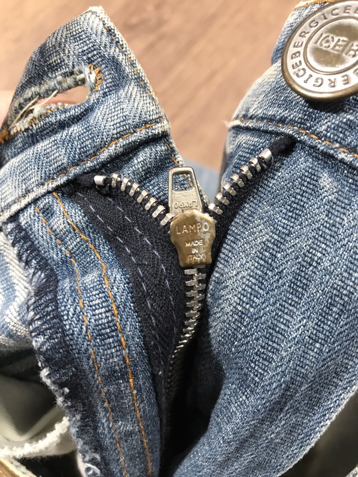 Iceberg × Vintage Iceberg Vintage Flared Denim Pants Jeans Size 31" - 16 Thumbnail