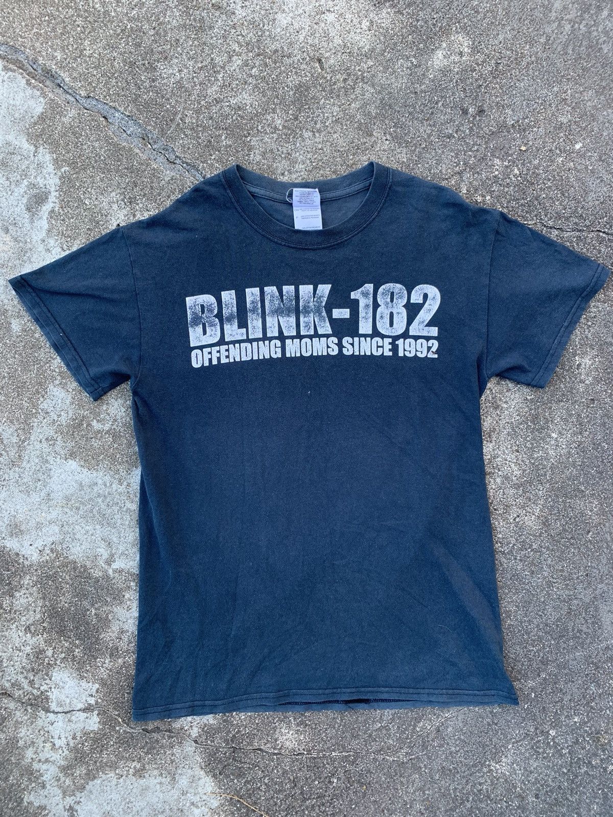 Band Tees Blink182 Offending Moms Since 1992 Size US S / EU 44-46 / 1 - 1 Thumbnail