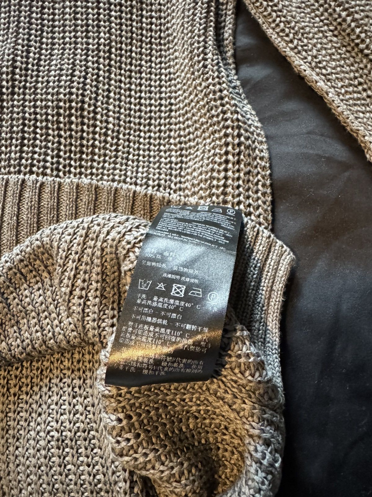 Giorgio Armani Giorgio armani knitted sweater size 46 Size US S / EU 44-46 / 1 - 10 Thumbnail