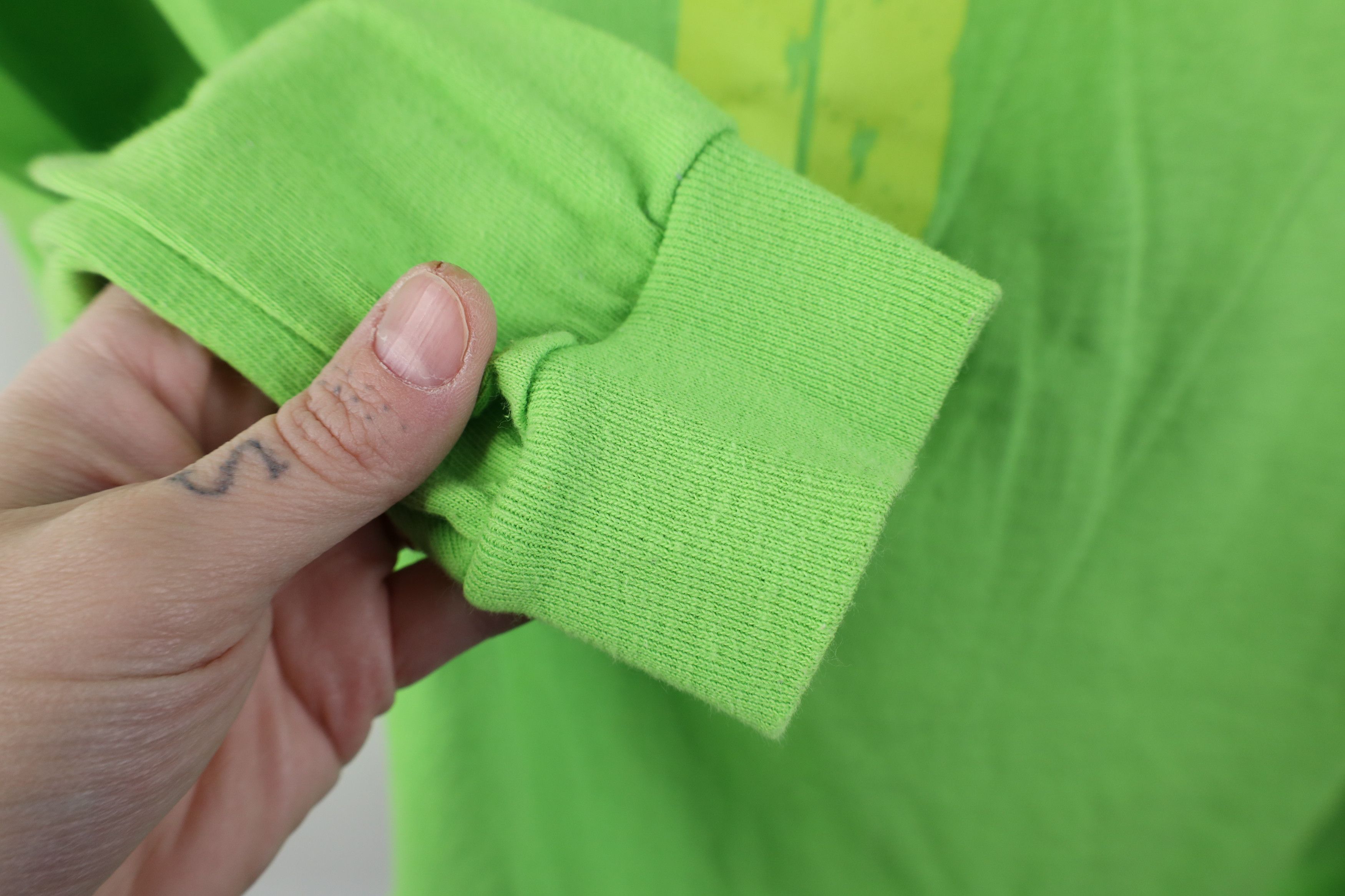 Vintage Billie Eilish Band Tour Long Sleeve T-Shirt Cotton Lime Size M / US 6-8 / IT 42-44 - 11 Thumbnail