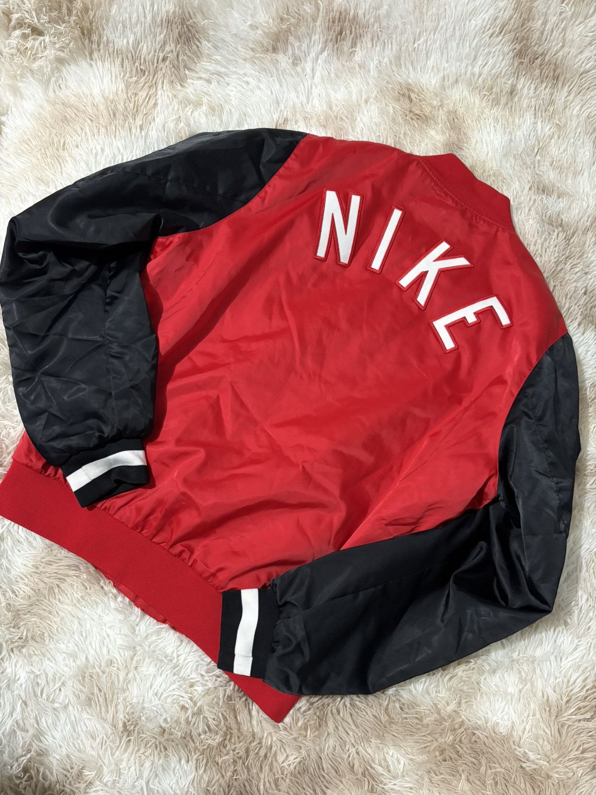 Nike Nike Varsity/ Bomber Red Size US M / EU 48-50 / 2 - 2 Thumbnail