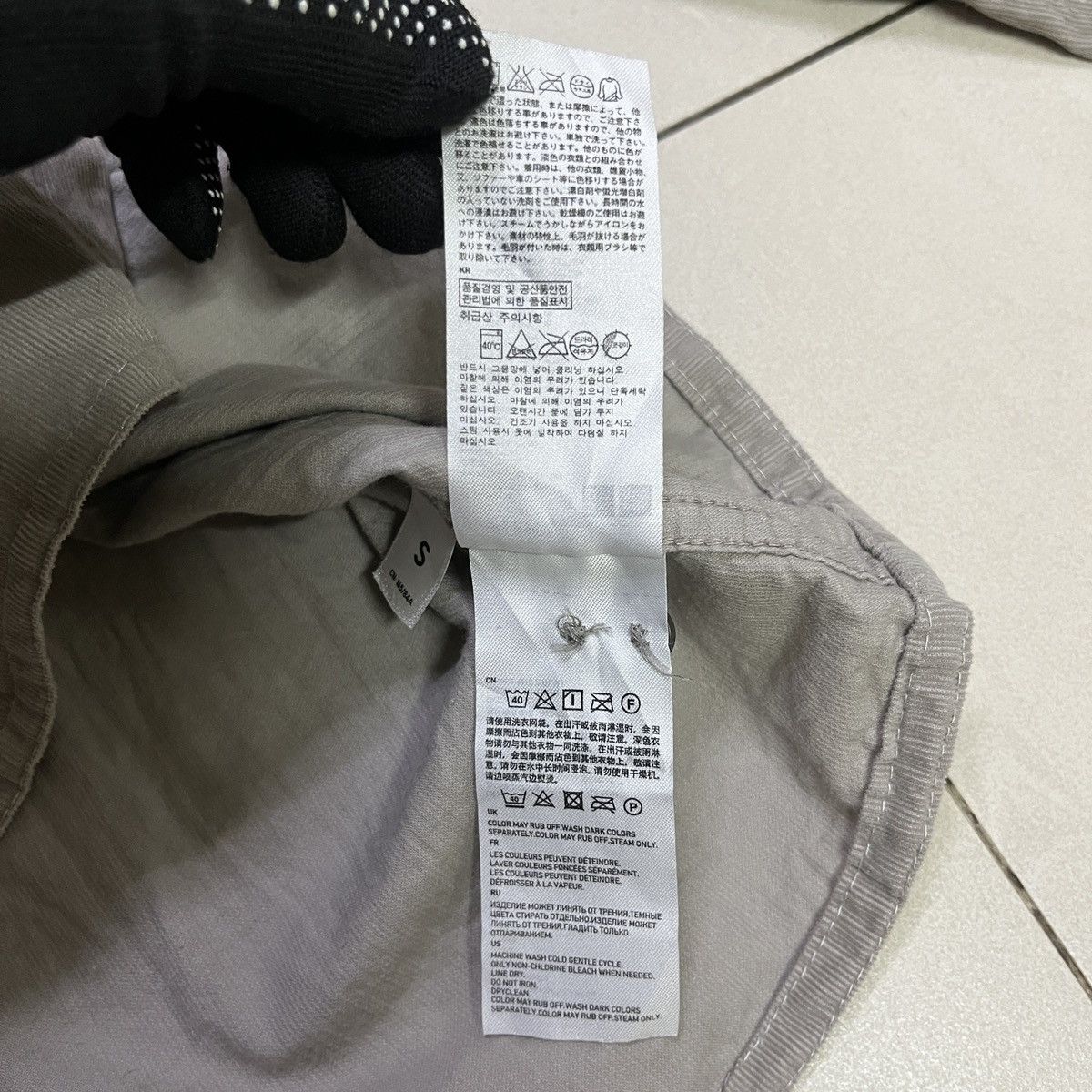 Uniqlo Uniqlo Light Corduroy Button Up Shirt Size US S / EU 44-46 / 1 - 7 Thumbnail