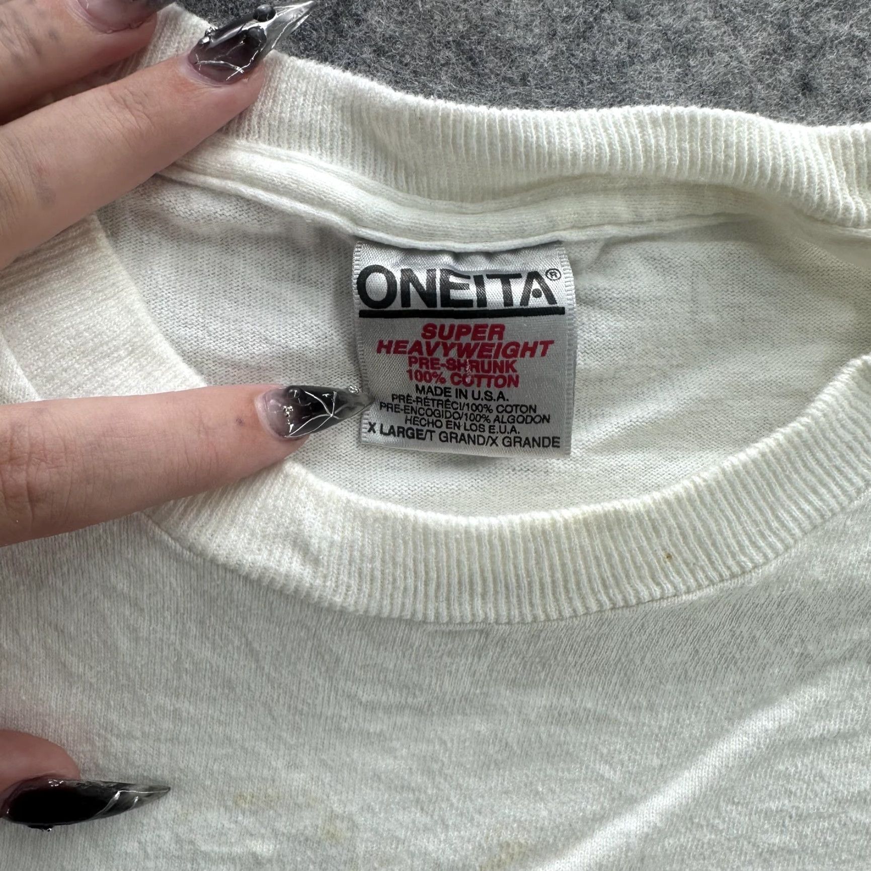 Vintage VINTAGE Oneita Saugatuck Shirt Mens Large White Graphic Print T-Shirt 90s Made USA Size US L / EU 52-54 / 3 - 5 Thumbnail