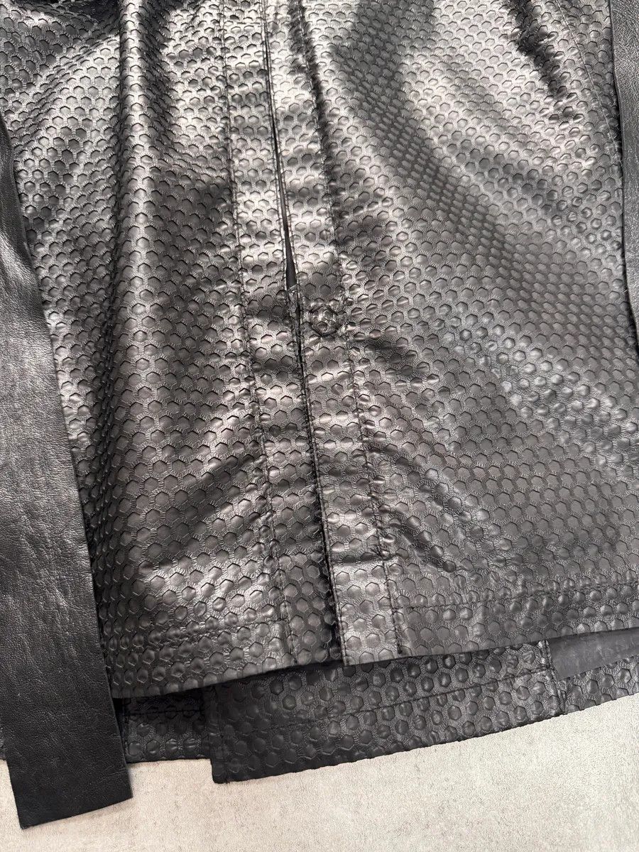 Emporio Armani × Vintage FW2013 Emporio Armani Honeycomb Black Leather Trench Coat Size US M / EU 48-50 / 2 - 6 Thumbnail