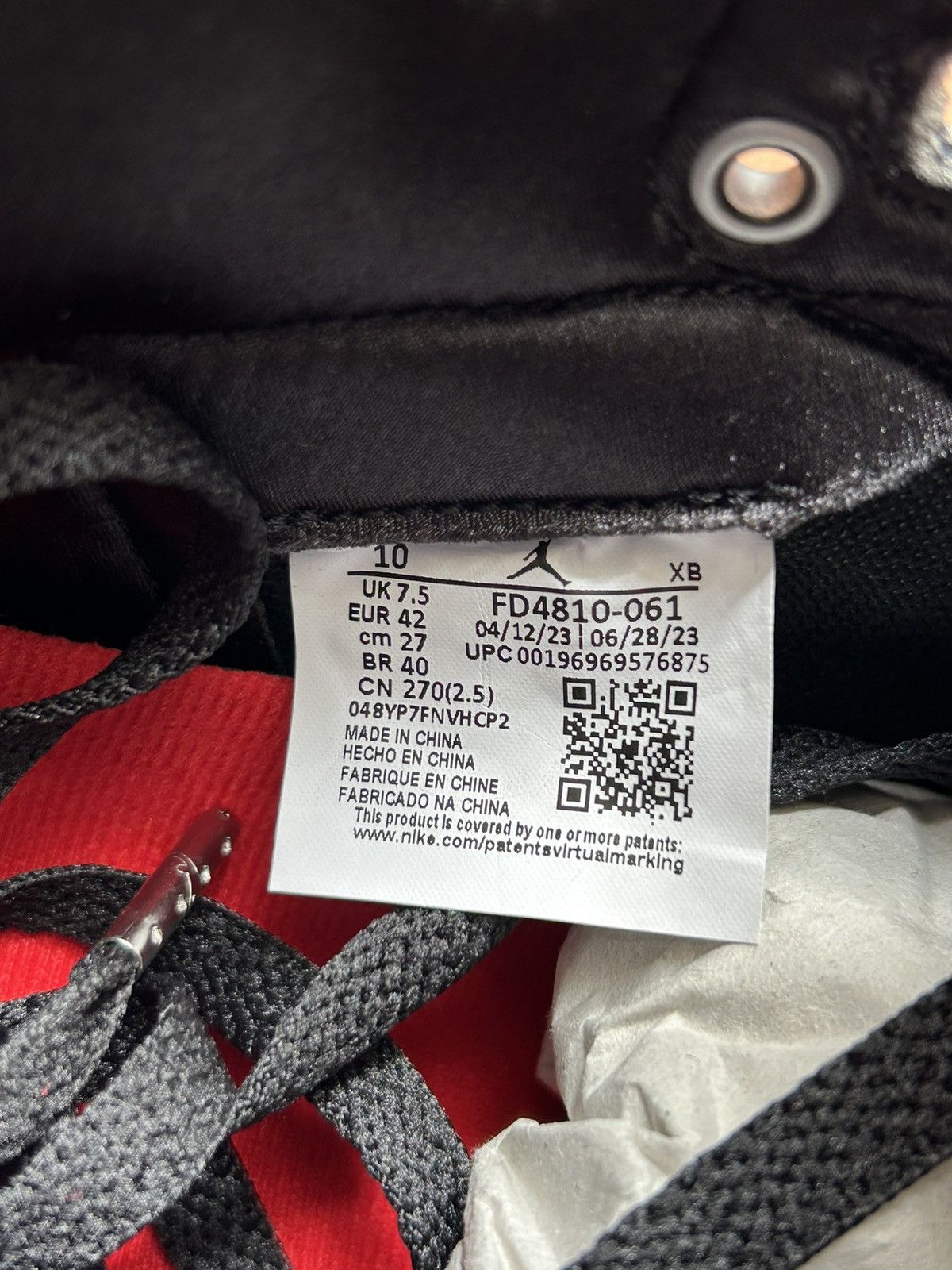 Nike Jordan 1 Retro High OG Satin Bred (W) Size US 10 / IT 40 - 9 Thumbnail