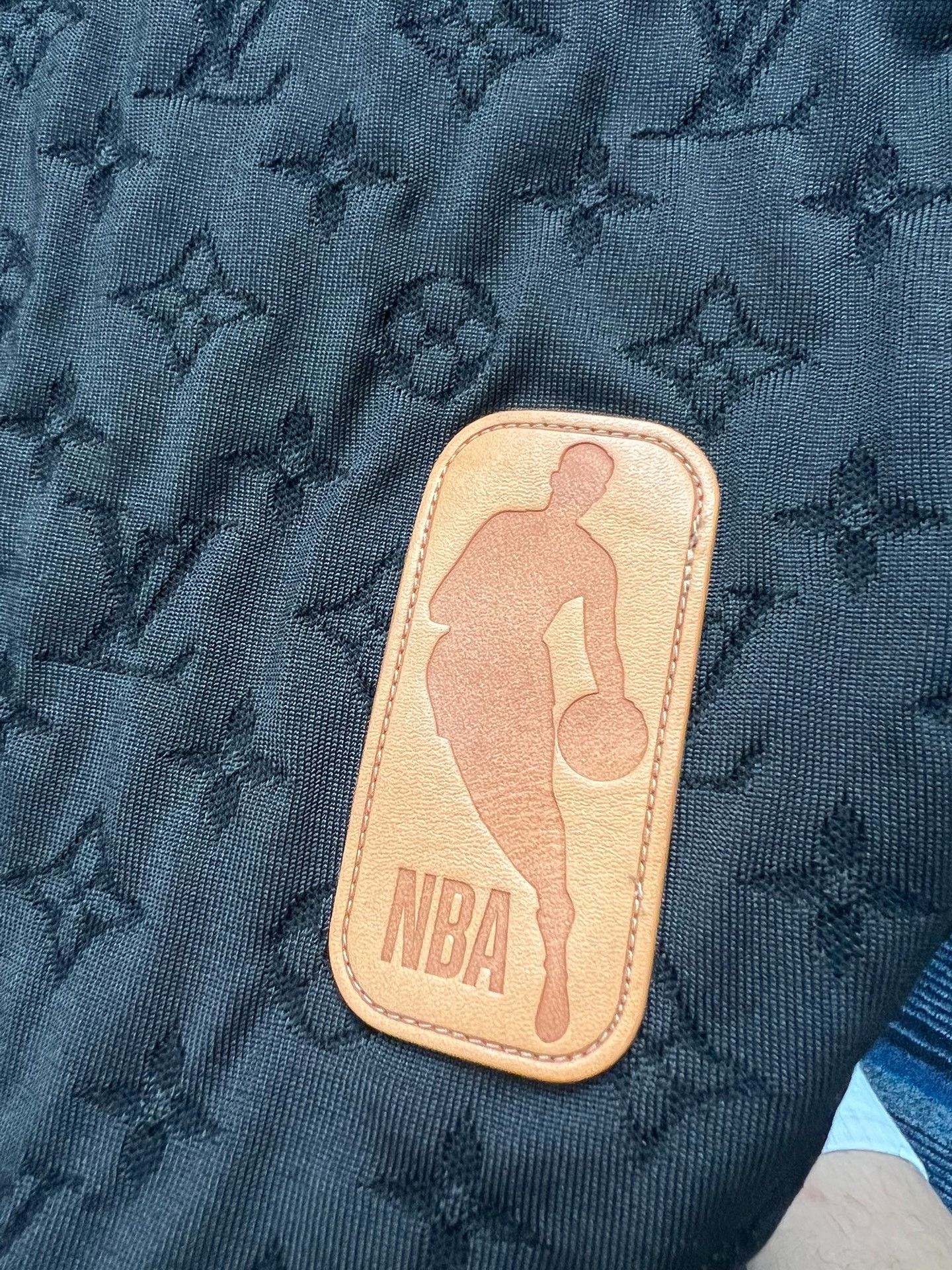 Louis Vuitton Louis Vuitton X NBA co-branded embossed Polo short sleeves Size US L / EU 52-54 / 3 - 4 Thumbnail