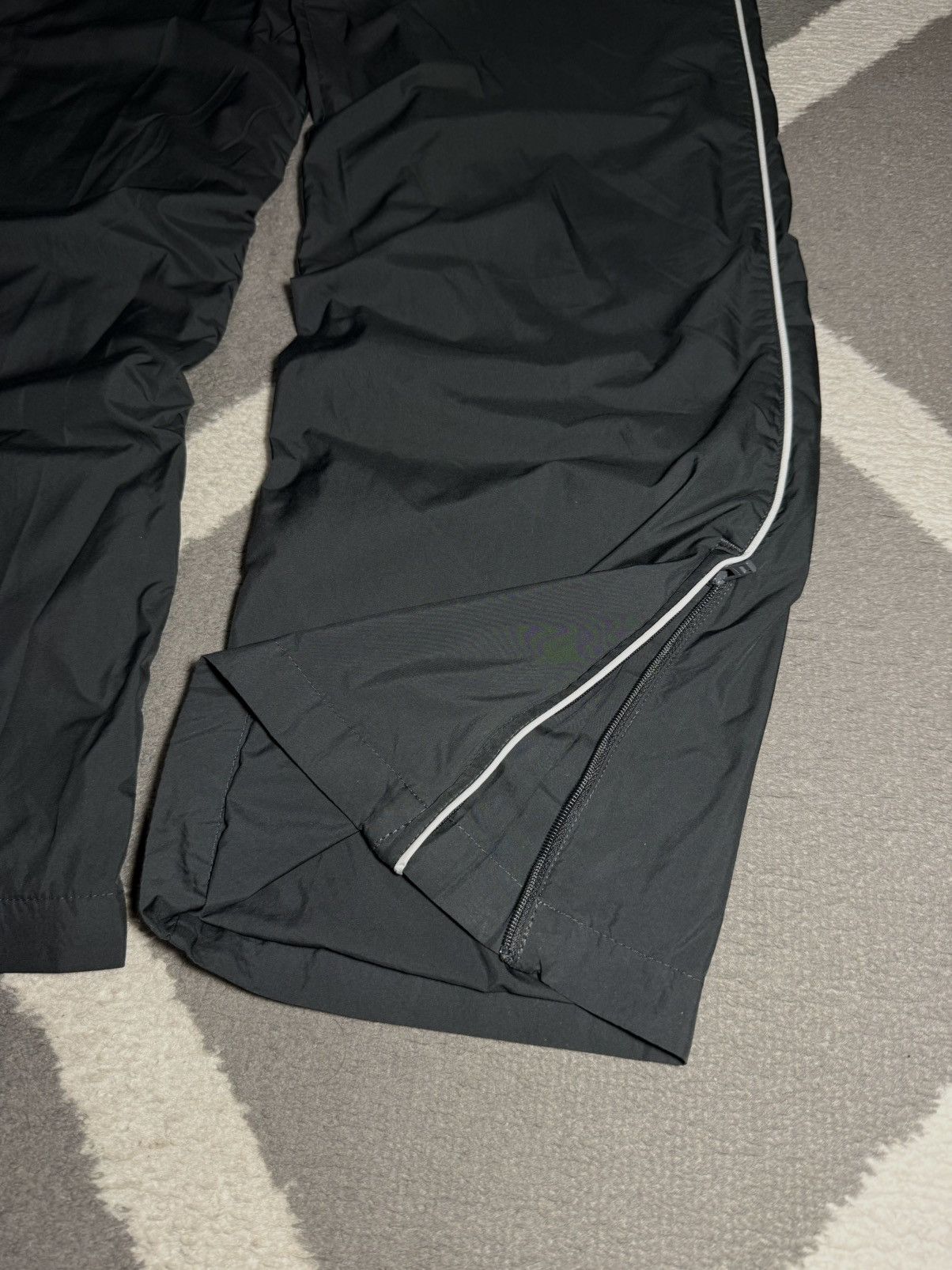 Nike × Vintage Vintage 00’s Y2K Nike Swoosh Parachute Loose Fit Sweatpants Size 28" / US 6 / IT 42 - 9 Thumbnail