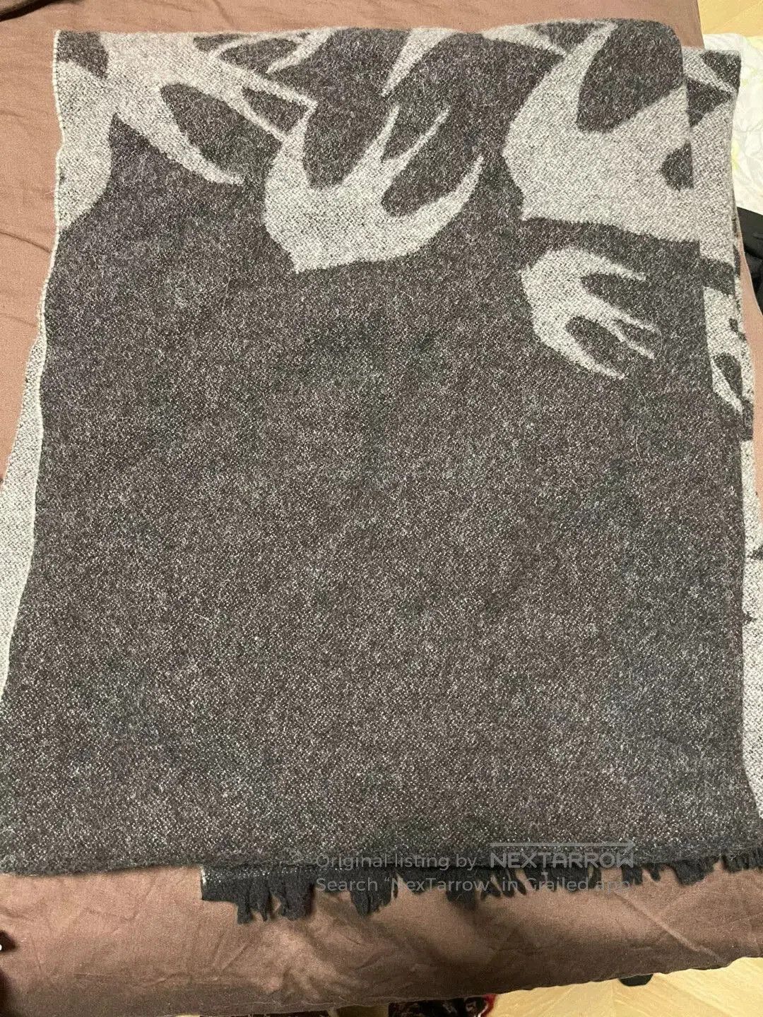 Alexander McQueen alexander mcqueen wool scarf with swallow design. Size ONE SIZE - 3 Thumbnail