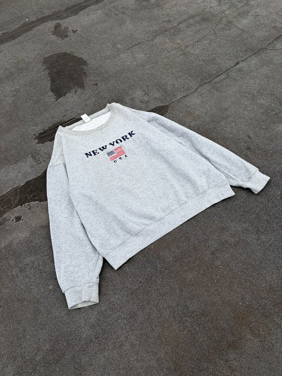 Vintage Vintage NYC boxy crewneck grey large 90’s Y2k Size US L / EU 52-54 / 3 - 2 Thumbnail
