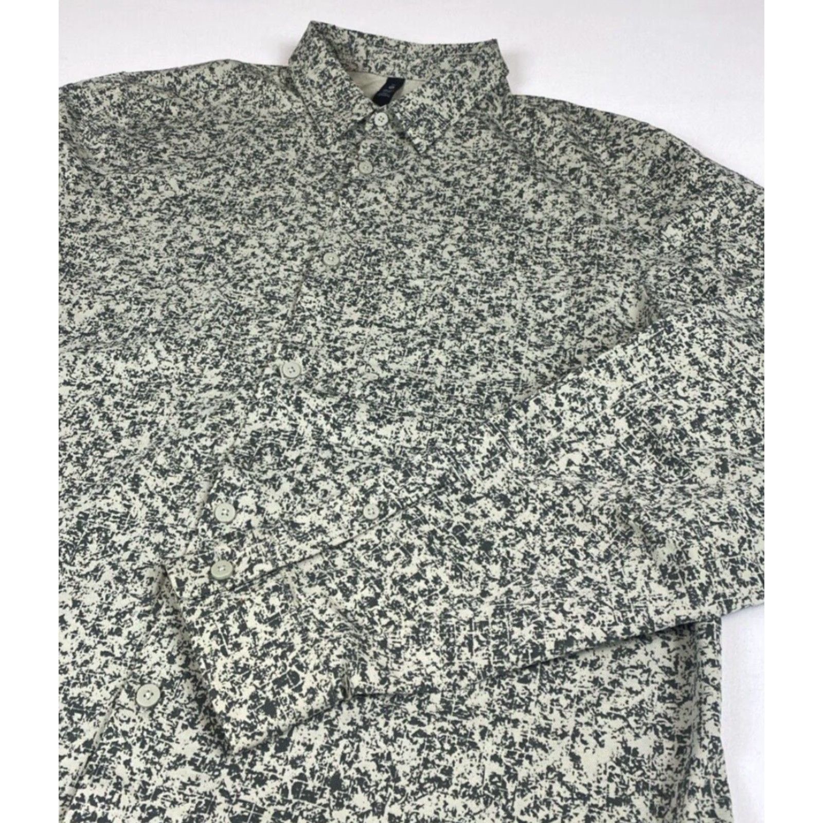 Lululemon VINTAGE Lululemon Men's Commission Shirt Green Fern XL Button-Up Long Sleeve Modern/Classic, Outdoor, Preppy Mens Button-Up Shirt XL Green Fern Size US XL / EU 56 / 4 - 6 Thumbnail