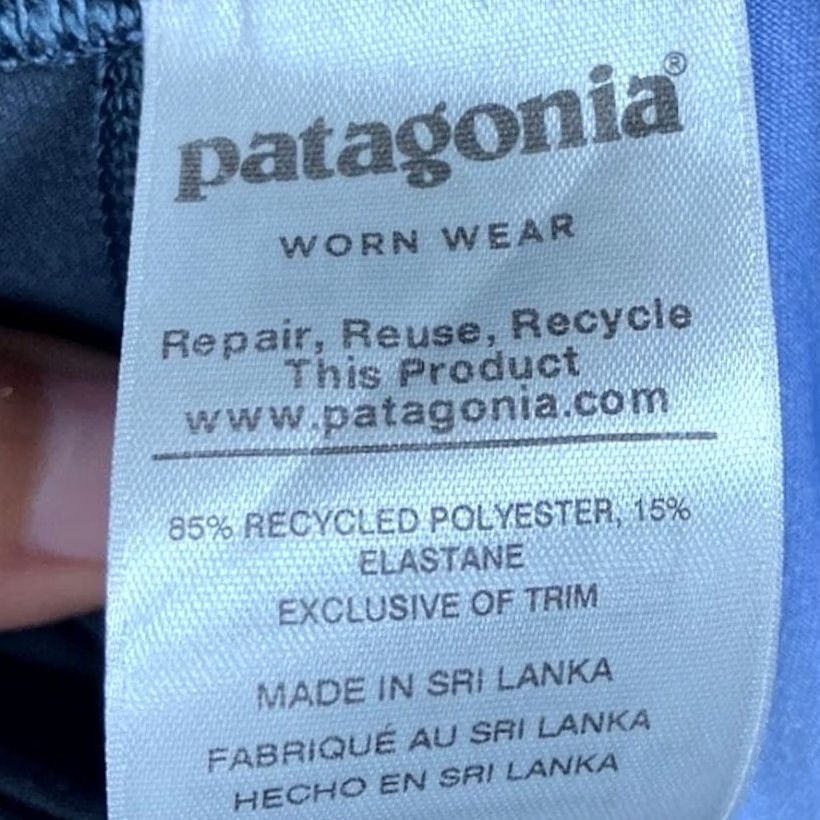 Patagonia Patagonia Womens Pants Navy Tropical Print Centered Crop Activewear Stretch XS Pants Size 26" / US 2 / IT 38 - 4 Thumbnail