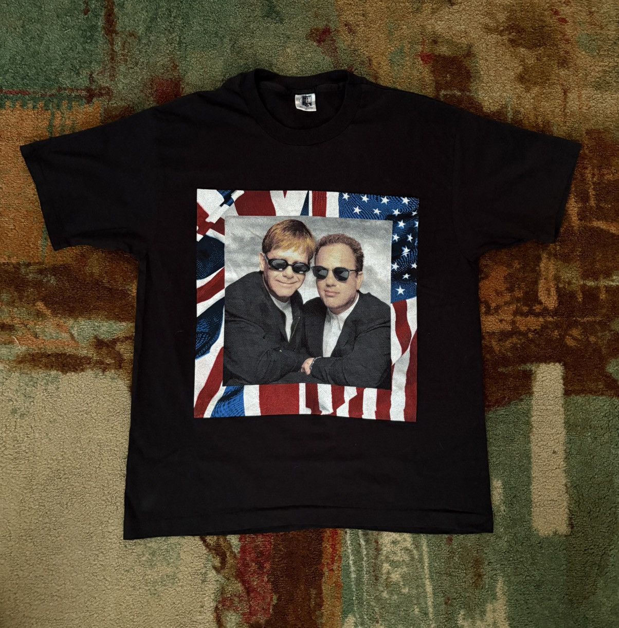 Other × Vintage Vintage (94) Elton John & Billy Joel Black Graphic T-shirt Size US XL / EU 56 / 4 - 1 Thumbnail