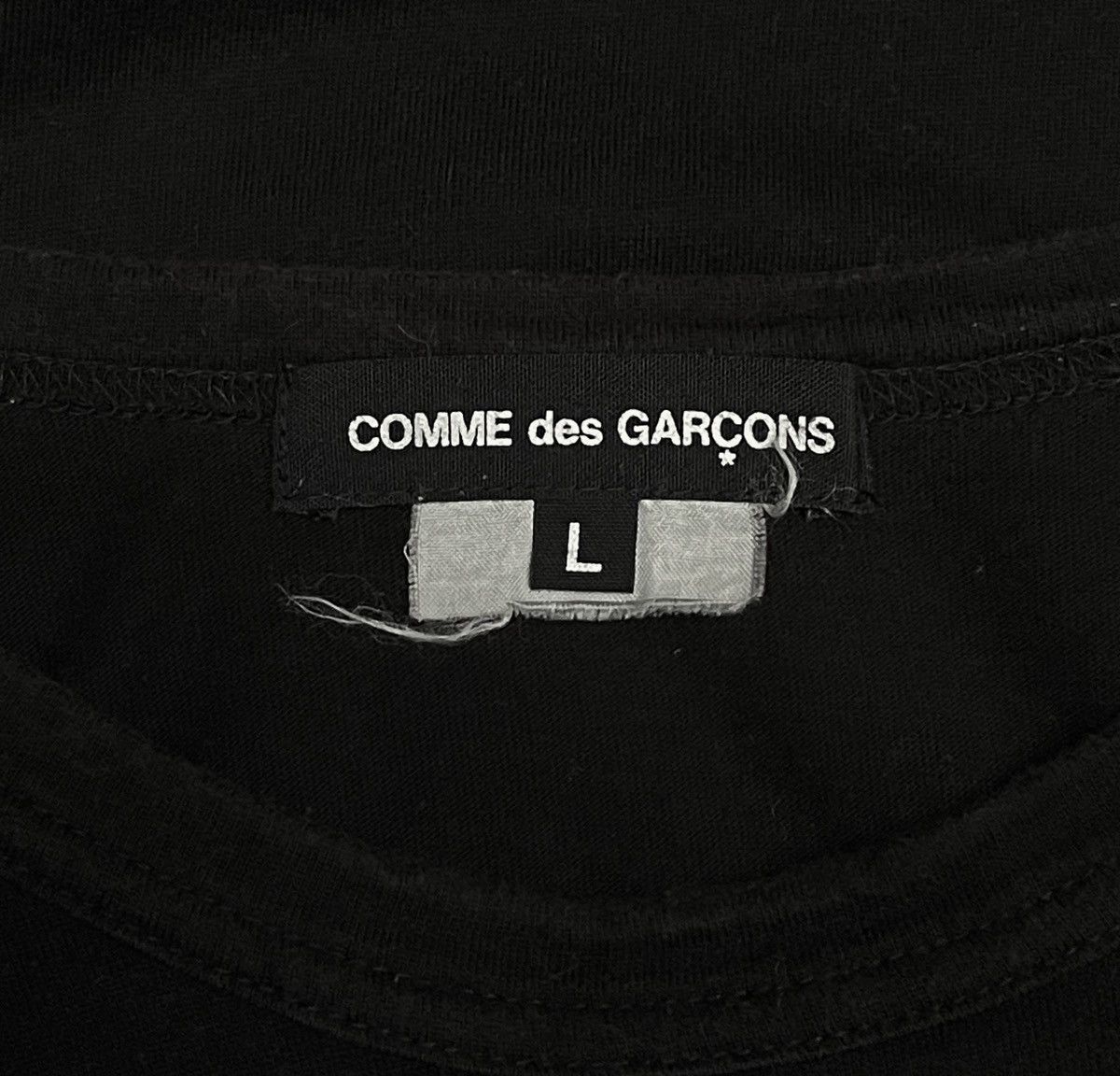 Comme des Garcons × Japanese Brand Rare Design Vintage Brand Comme Des Garcons T-shirt 2009s Size US L / EU 52-54 / 3 - 8 Thumbnail
