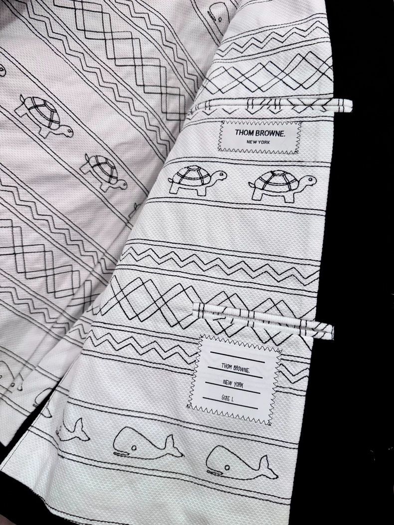 Thom Browne Thom Browne size1 A beautiful embroidered cloak Size US S / EU 44-46 / 1 - 6 Thumbnail