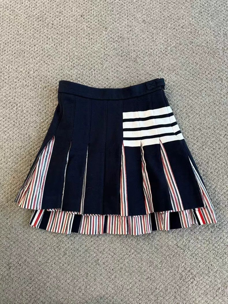 Thom Browne Thom Browne Dark blue four-striped gold buckle pleated skir Size 26" / US 2 / IT 38 - 1 Thumbnail