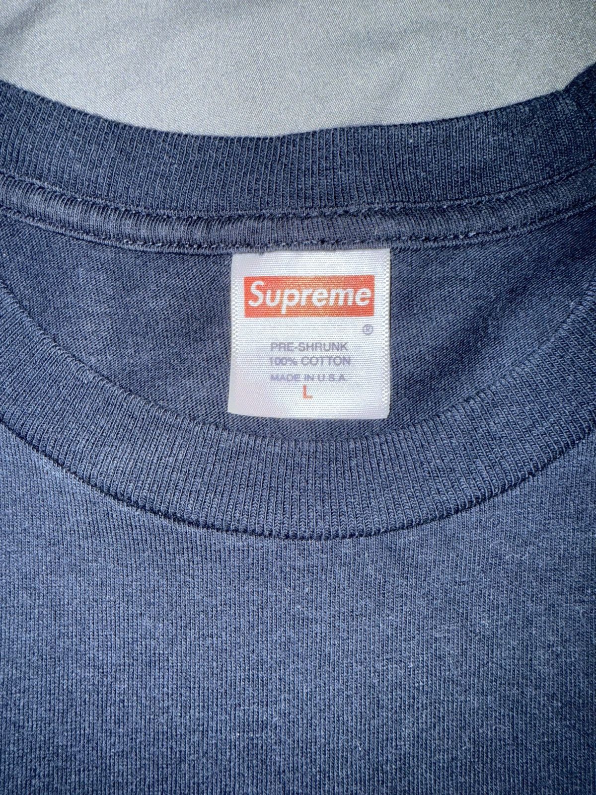 Supreme Supreme Kiss Tee Size US L / EU 52-54 / 3 - 2 Thumbnail