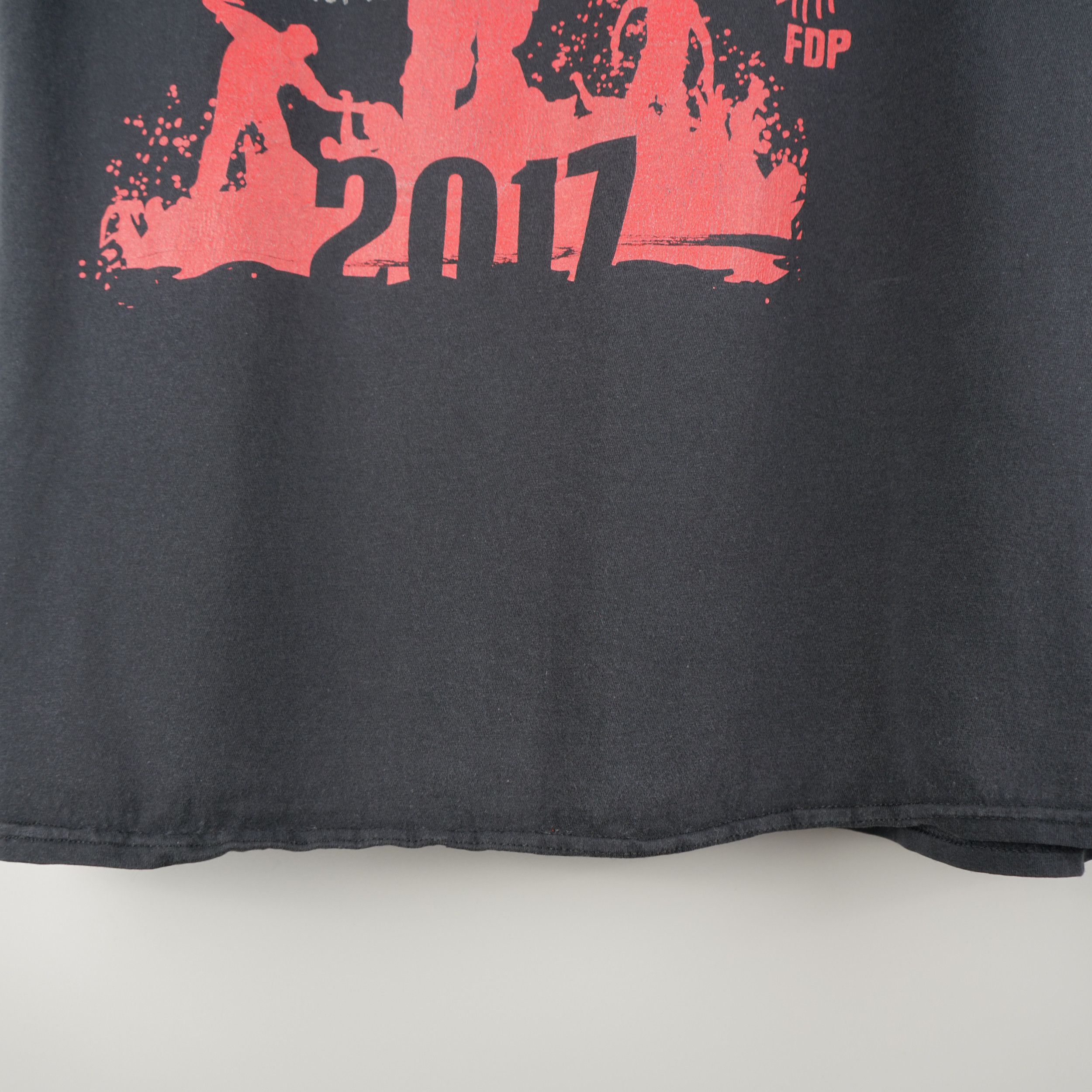 Band Tees × Vintage 2017 Five Finger Death Punch Tour T-Shirt Size US XL / EU 56 / 4 - 9 Thumbnail