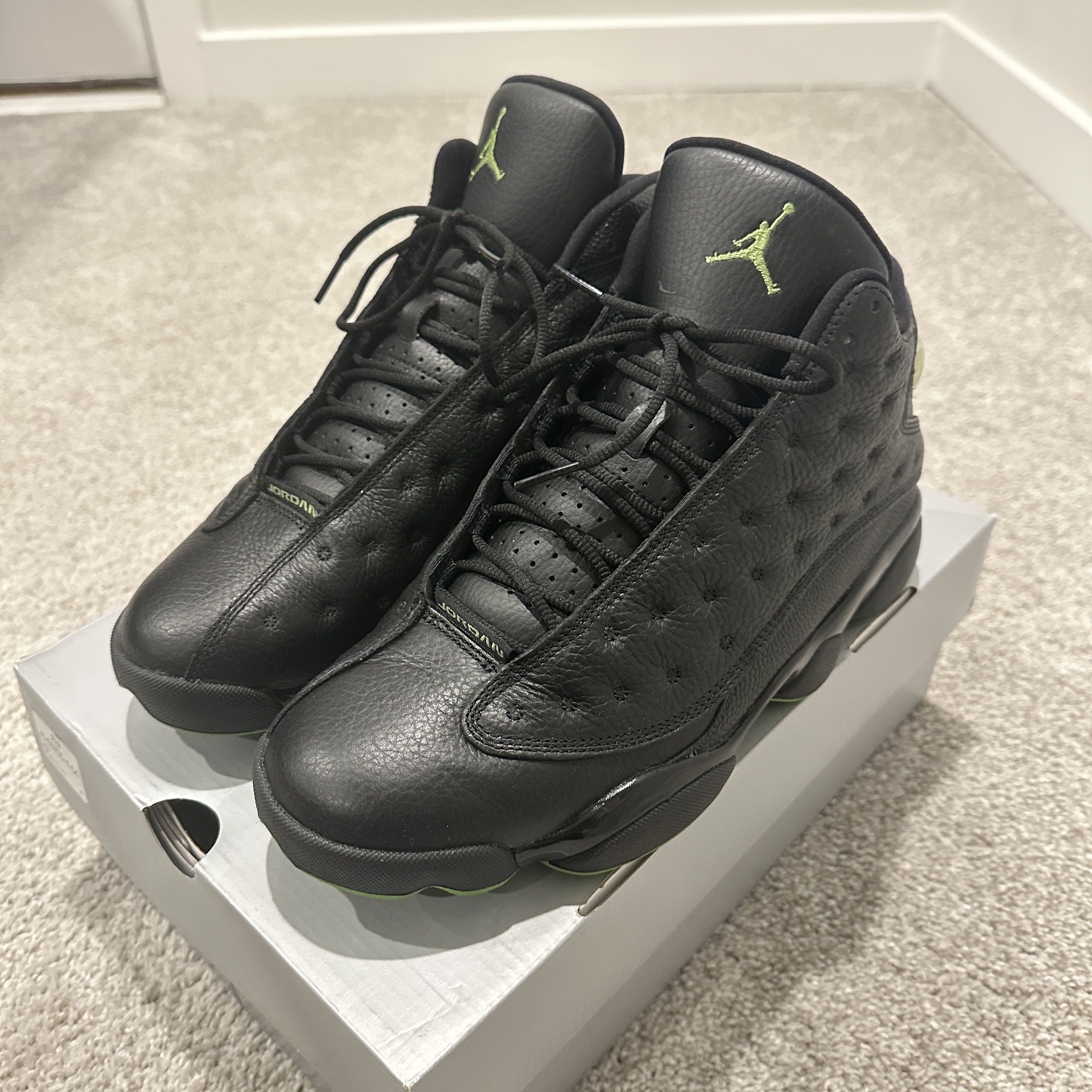 Jordan Brand Air Jordan 13 Retro "Altitude" 2017 Size US 9 / EU 42 - 2 Thumbnail