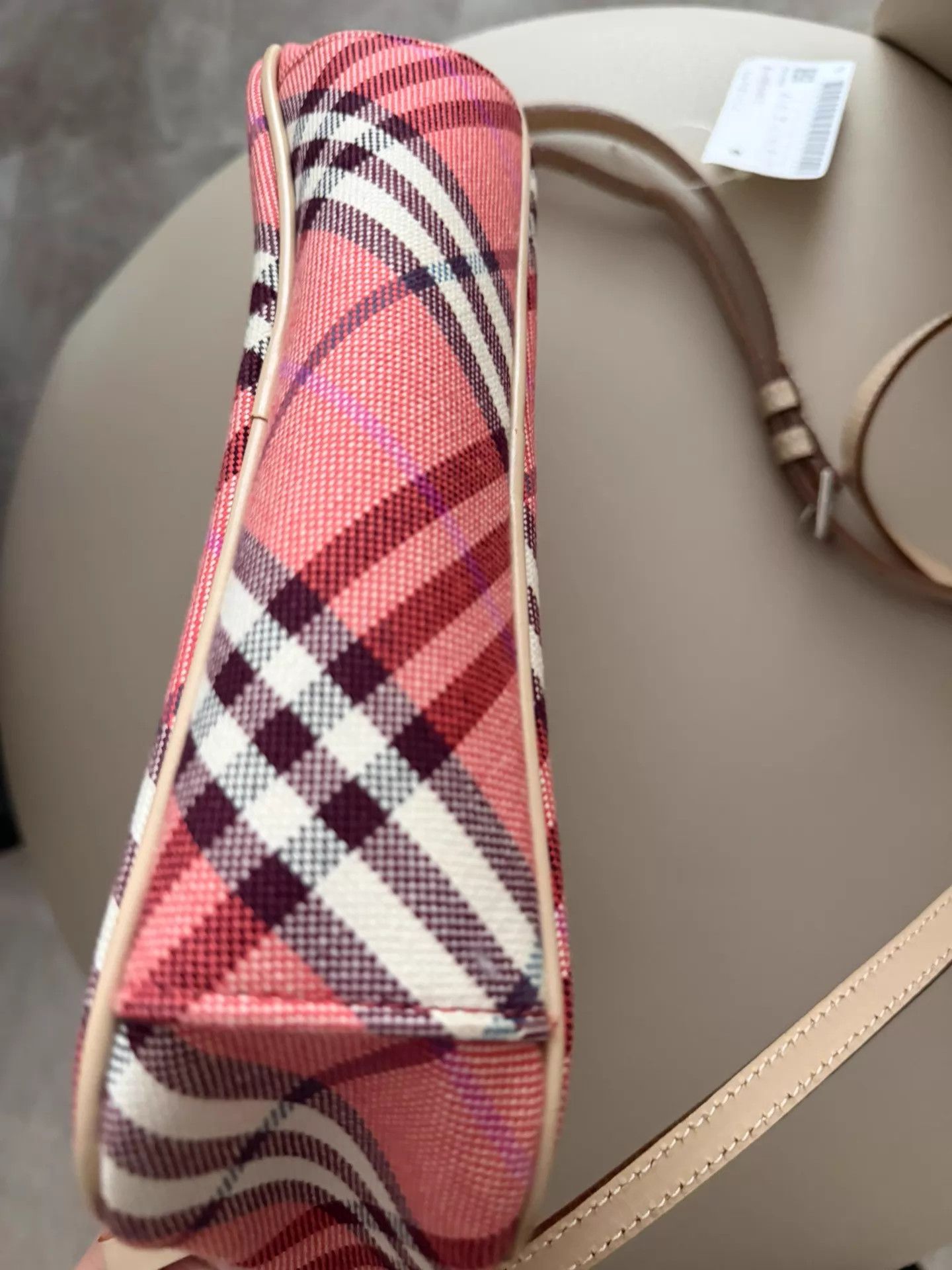 Burberry Burberry Authentic Camera Bag Good Condition Size ONE SIZE - 4 Thumbnail
