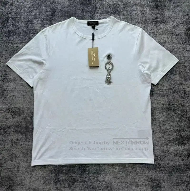 Burberry Burberry White Cotton T-Shirt with Brooch Detail. Size M / US 6-8 / IT 42-44 - 1 Thumbnail