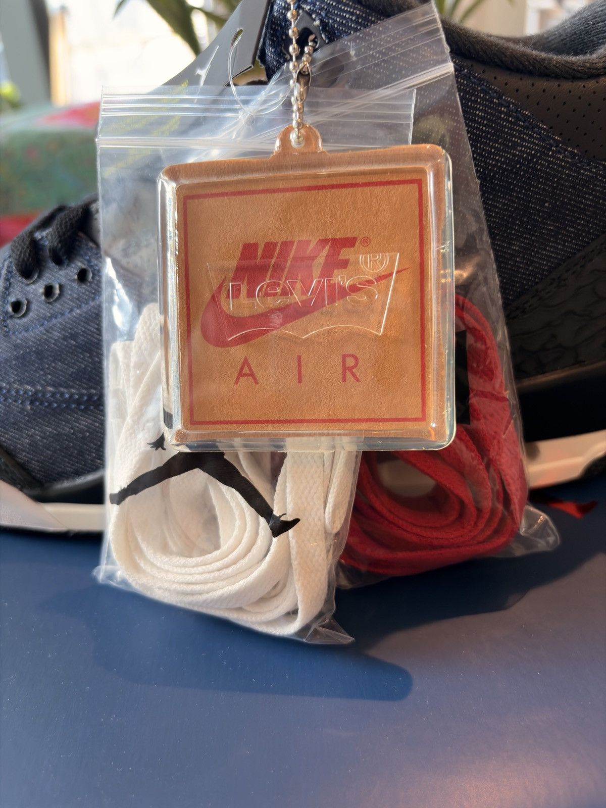 Jordan Brand × Levi's Air Jordan 3 x Levi's Indigo Denim US 10 Deadstock Size US 10 / EU 43 - 4 Thumbnail