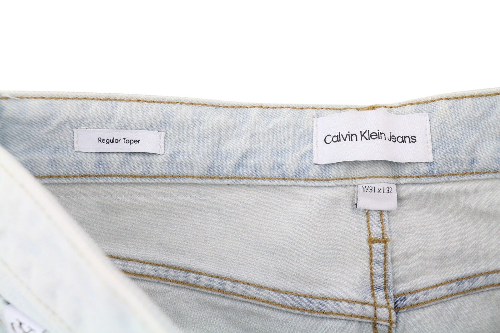 Calvin Klein REGULAR TAPER W31/L32 Light Blue Washed Zip Fly Denim 85327 Size US 31 - 6 Thumbnail