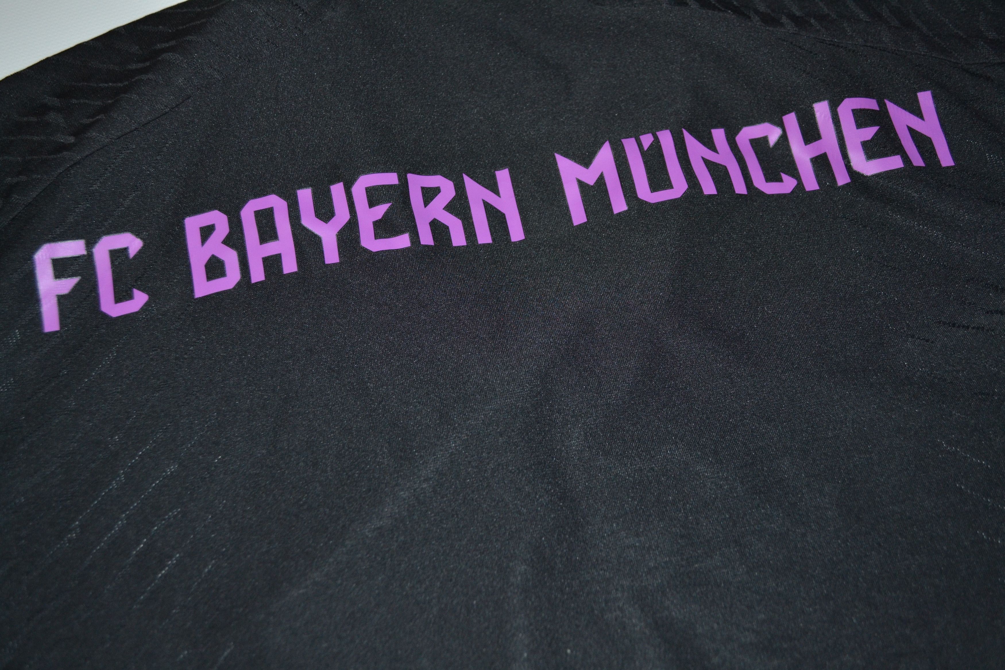 Adidas Bayern Munich Away Shirt 2023 2024 Authentic Soccer Jersey Size US L / EU 52-54 / 3 - 9 Thumbnail