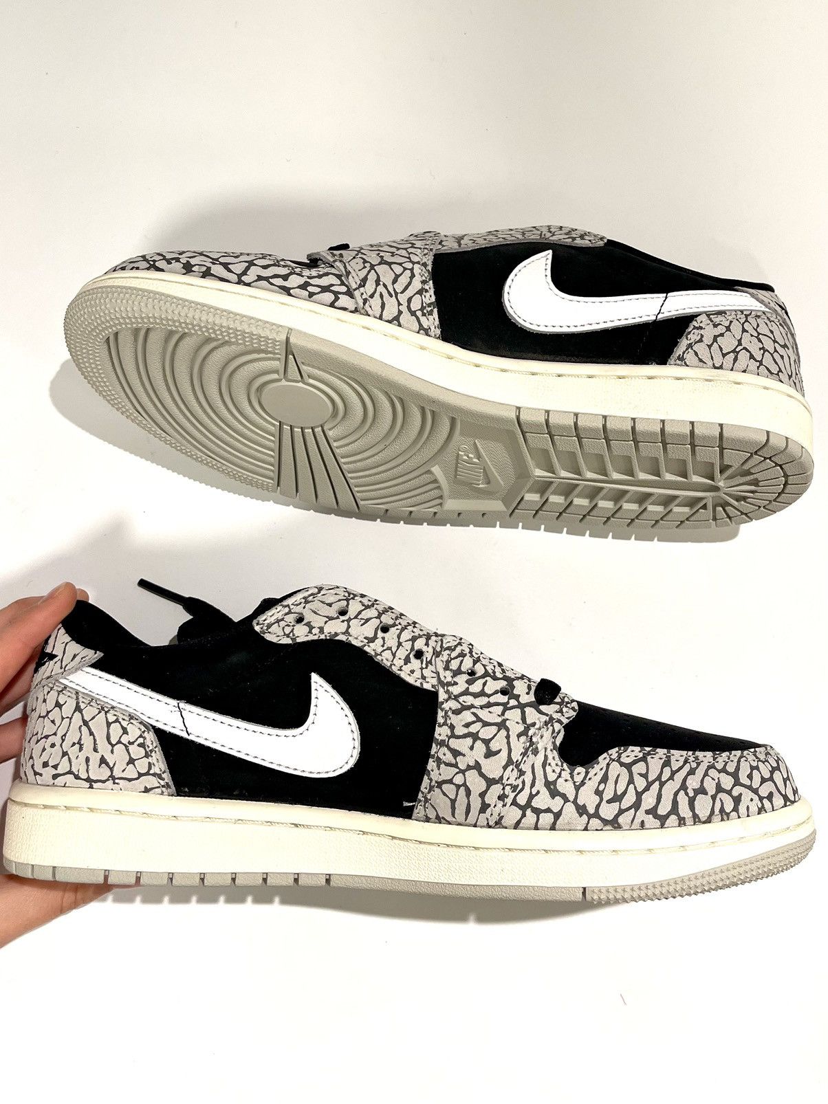 Jordan Brand JORDAN 1 RETRO LOW OG BLACK CEMENT Size US 9 / IT 39 - 2 Thumbnail