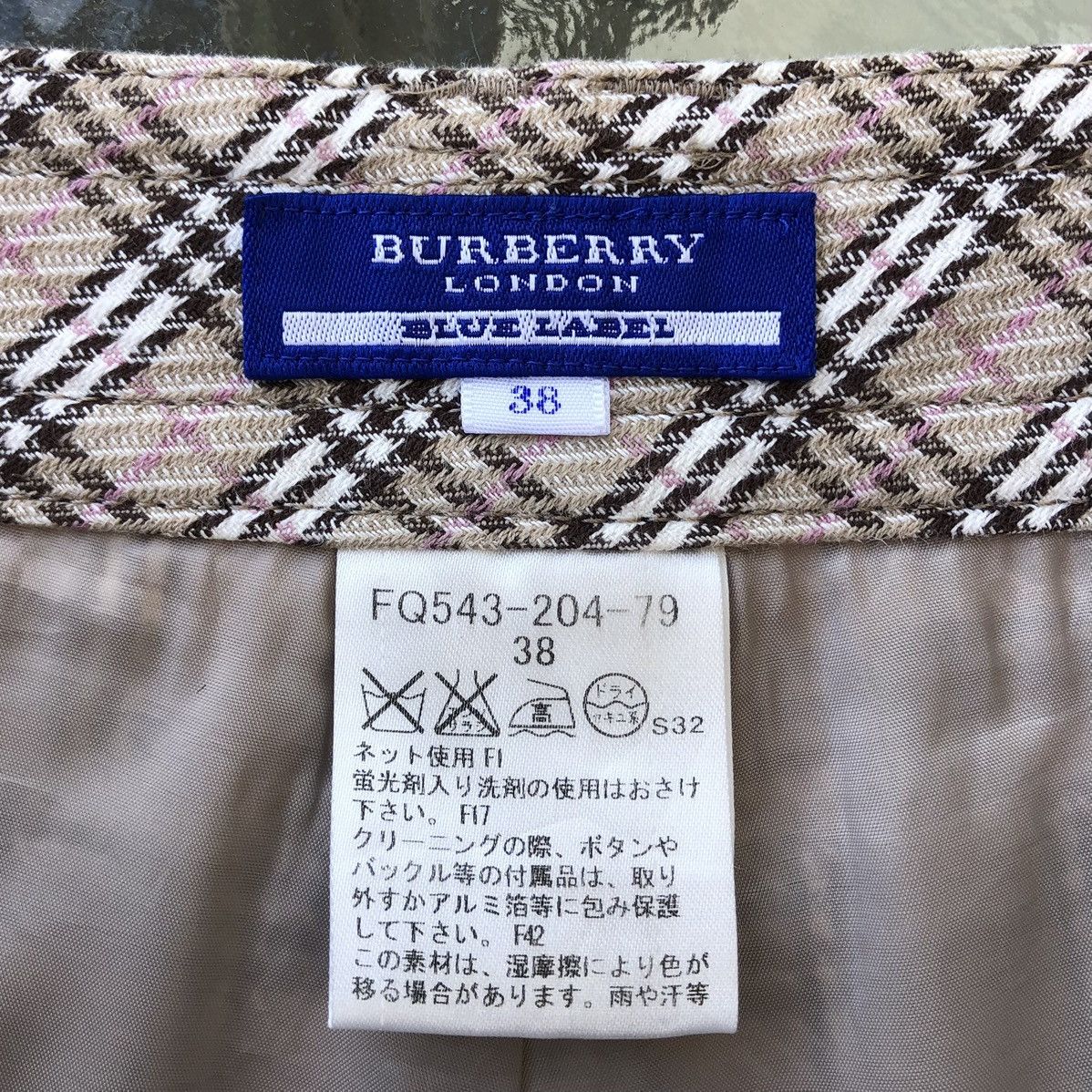 Burberry Burberry London Blue Label Women Nova Check Shorts Pant Size 28" / US 6 / IT 42 - 11 Thumbnail