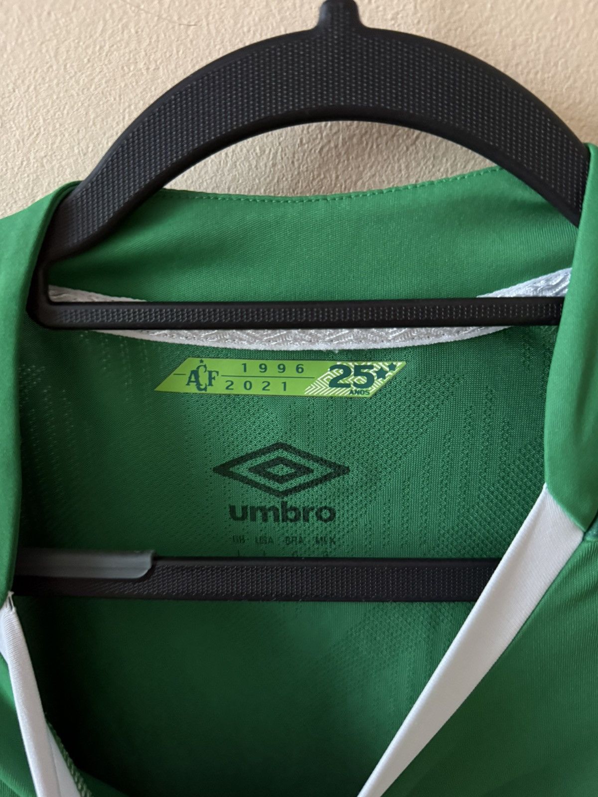 Umbro Umbro Chapecoense Brazil 2020/21 Home Soccer Jersey Size L Size US L / EU 52-54 / 3 - 4 Thumbnail