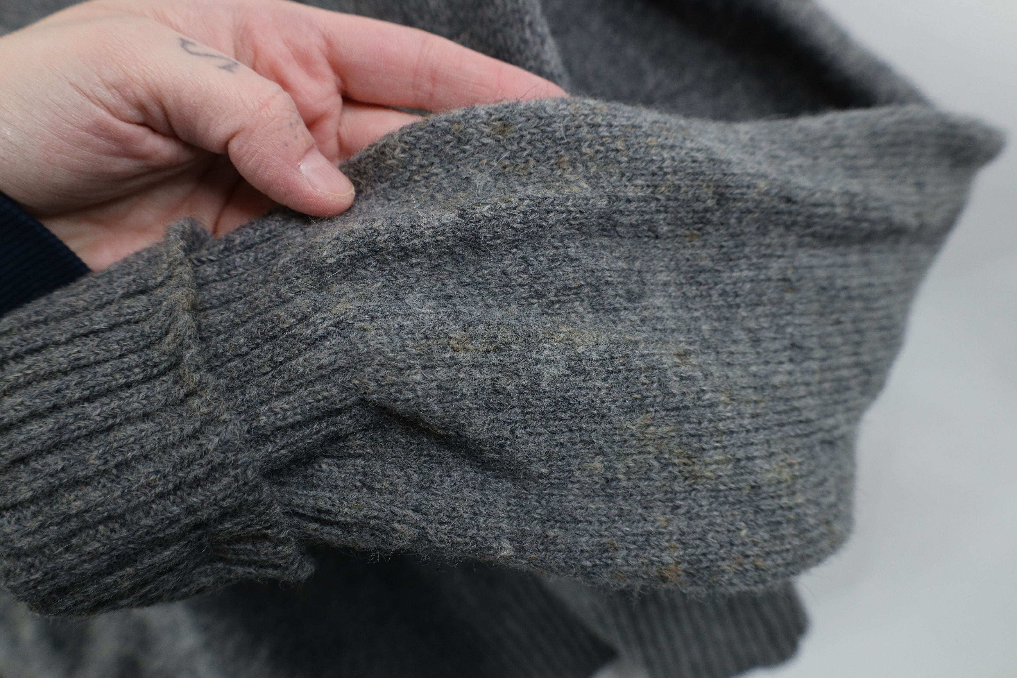 Vintage Vintage 70s Streetwear Wool Knit V-Neck Sweater Gray Size US XL / EU 56 / 4 - 8 Thumbnail