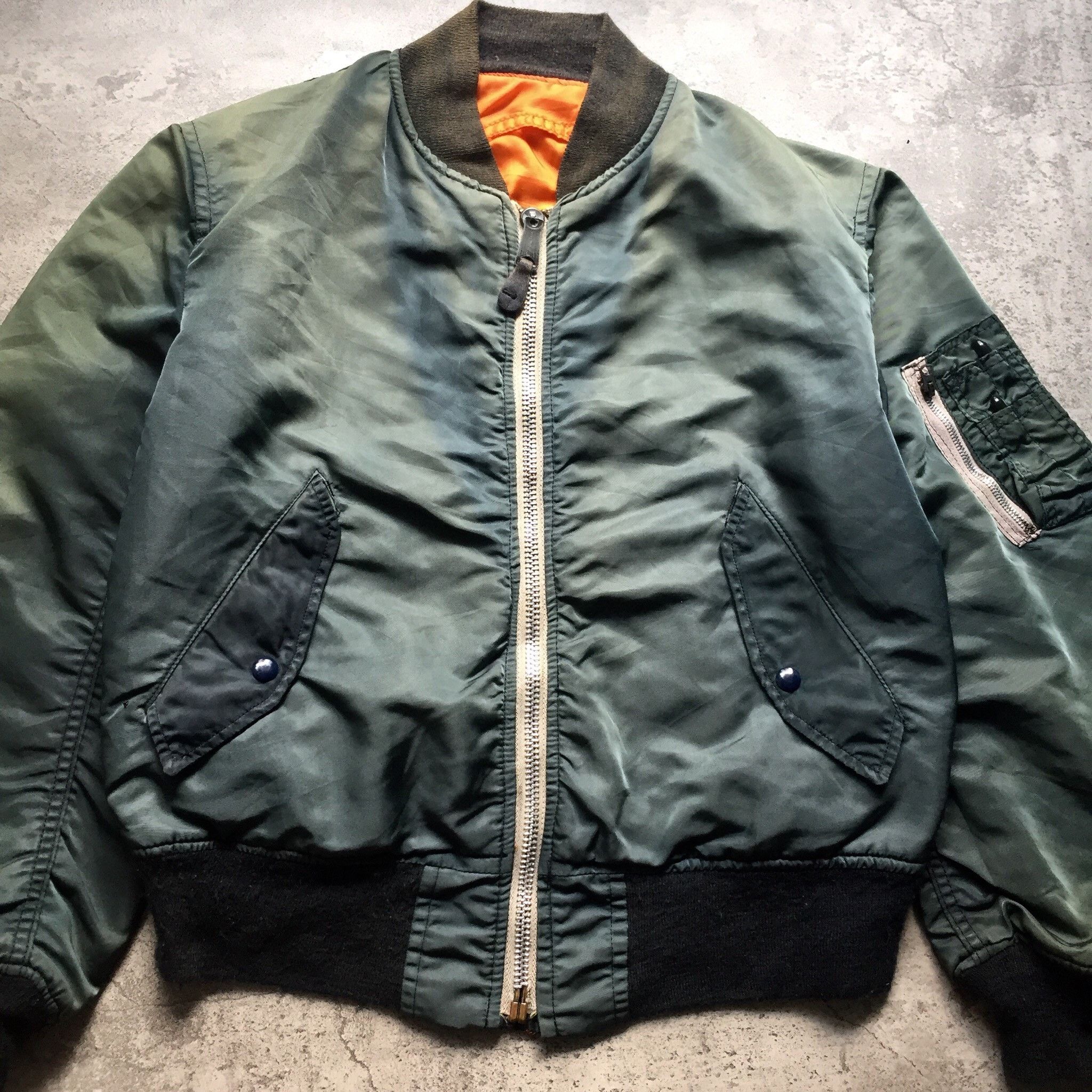 Alpha Industries Vintage 80s Alpha Industries Sun Fadded Bomber Jacket Size US M / EU 48-50 / 2 - 2 Thumbnail