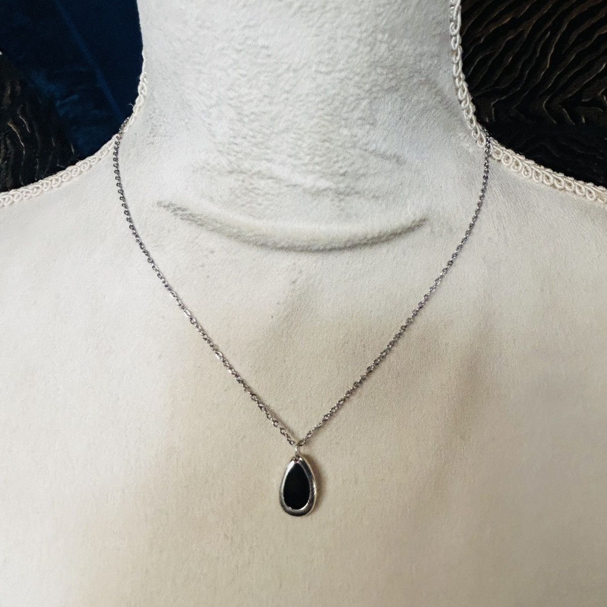 Handmade Handcrafted vintage black enamel raindrop pendant necklace Size ONE SIZE - 3 Thumbnail